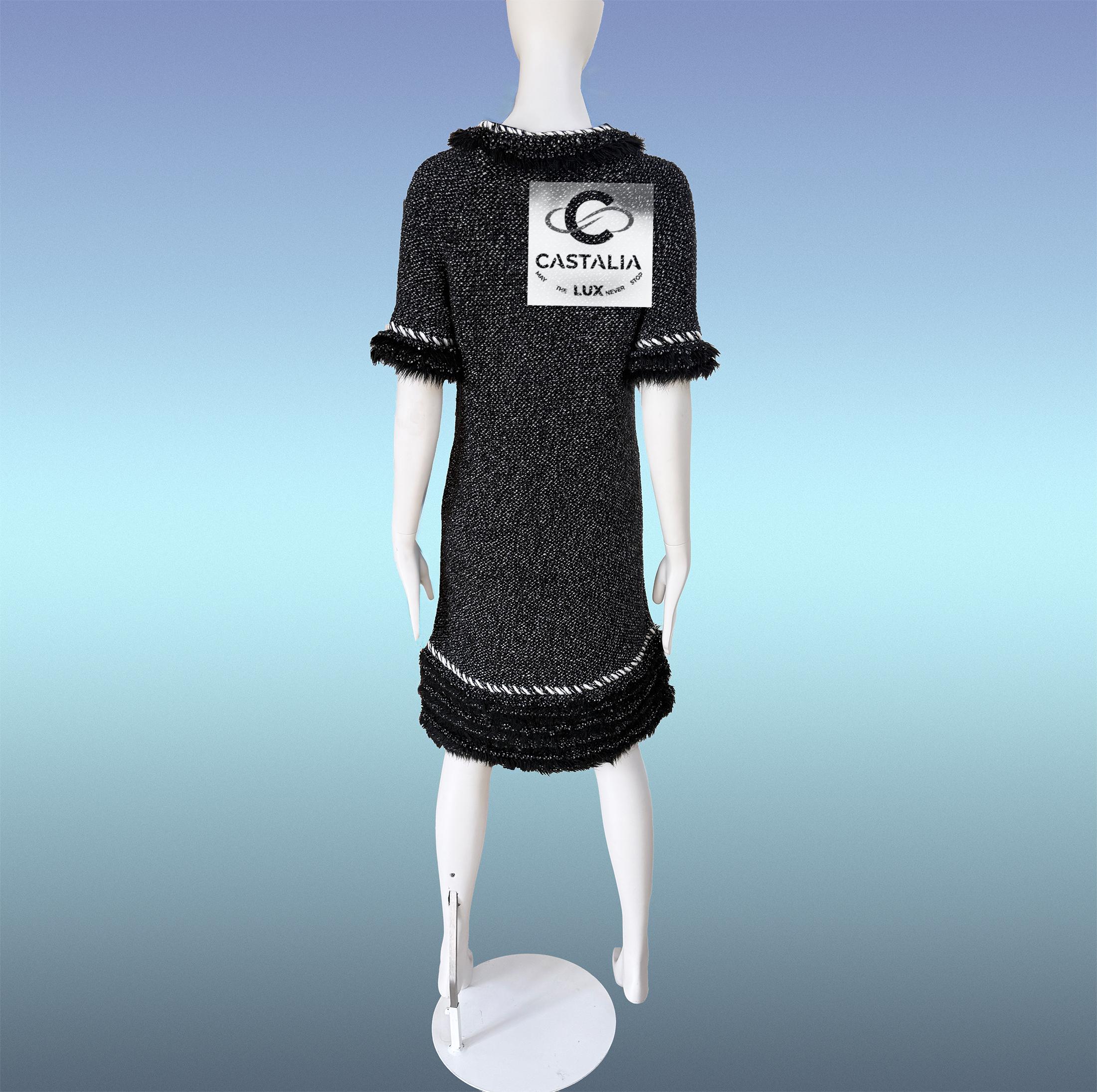 Chanel Polar Dream Sammlerstück Kleid mit Fantasy Pelz 40 FR im Angebot 8