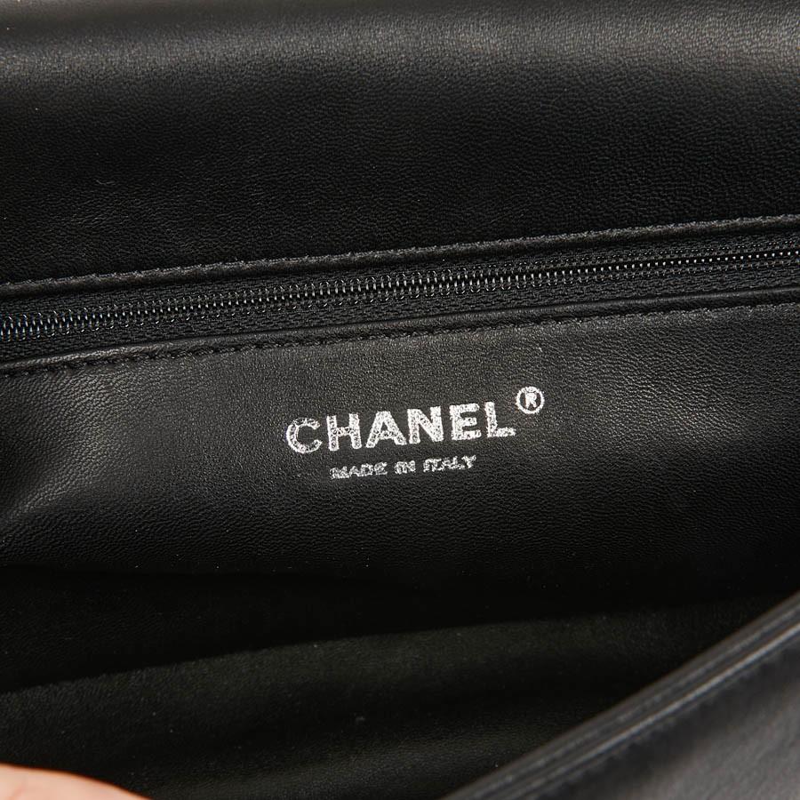 CHANEL Pop Art N°5 Bag in Graffiti Leather and Shearling Fabric 5