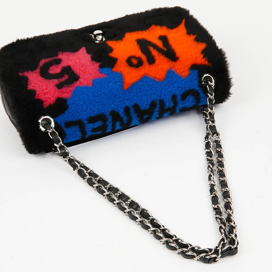 CHANEL Pop Art N°5 Tasche aus Graffiti-Leder und Shearling-Stoff (Schwarz)