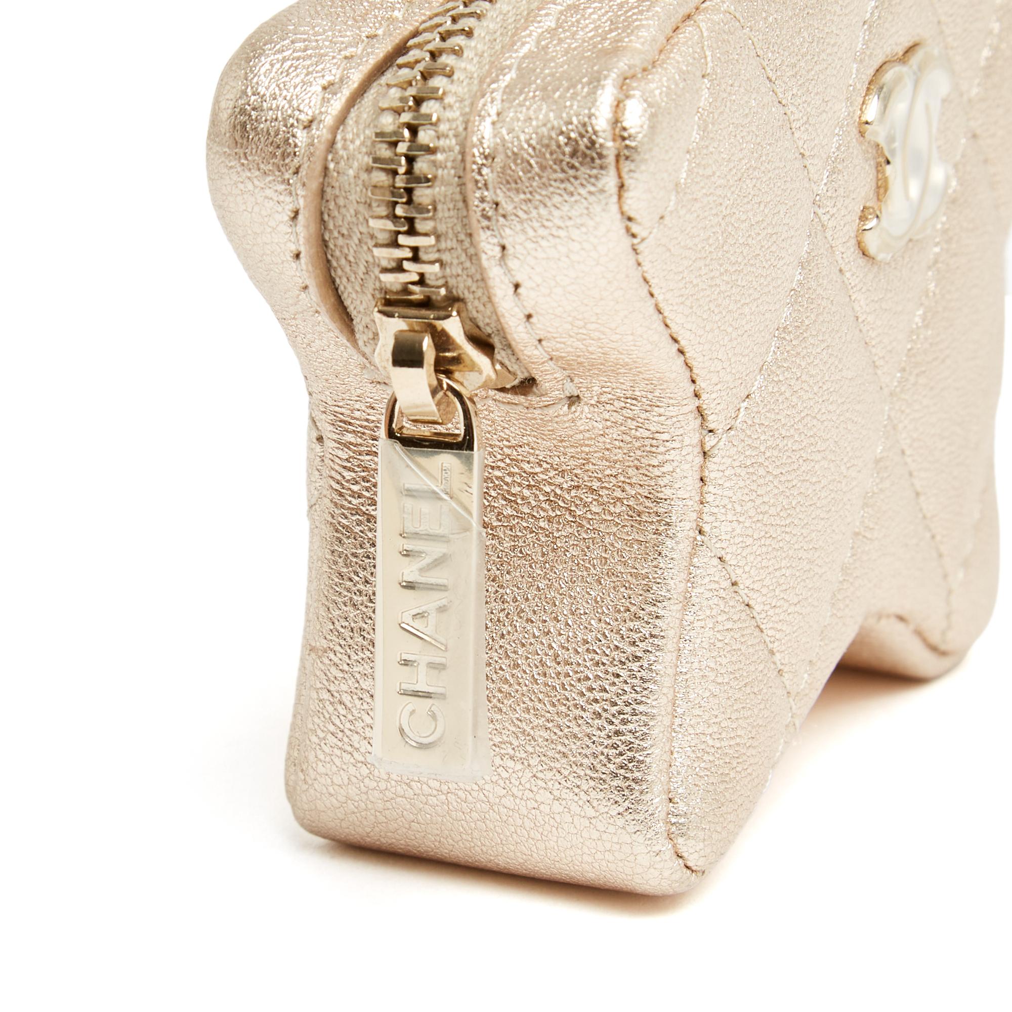 Chanel Porte Monnaie CC Borsa a stella in pelle trapuntata dorata con gancio New In Box In condizioni Nuovo in vendita a PARIS, FR