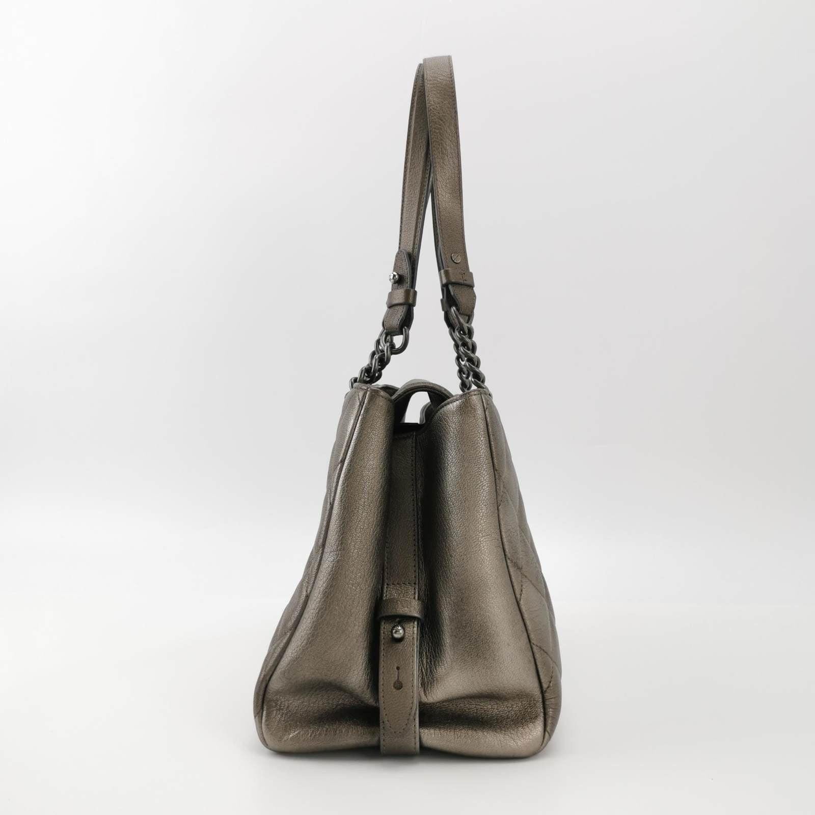Chanel Portobello ChainTote Bag Piel de becerro plateada metalizada bronce Plata en venta