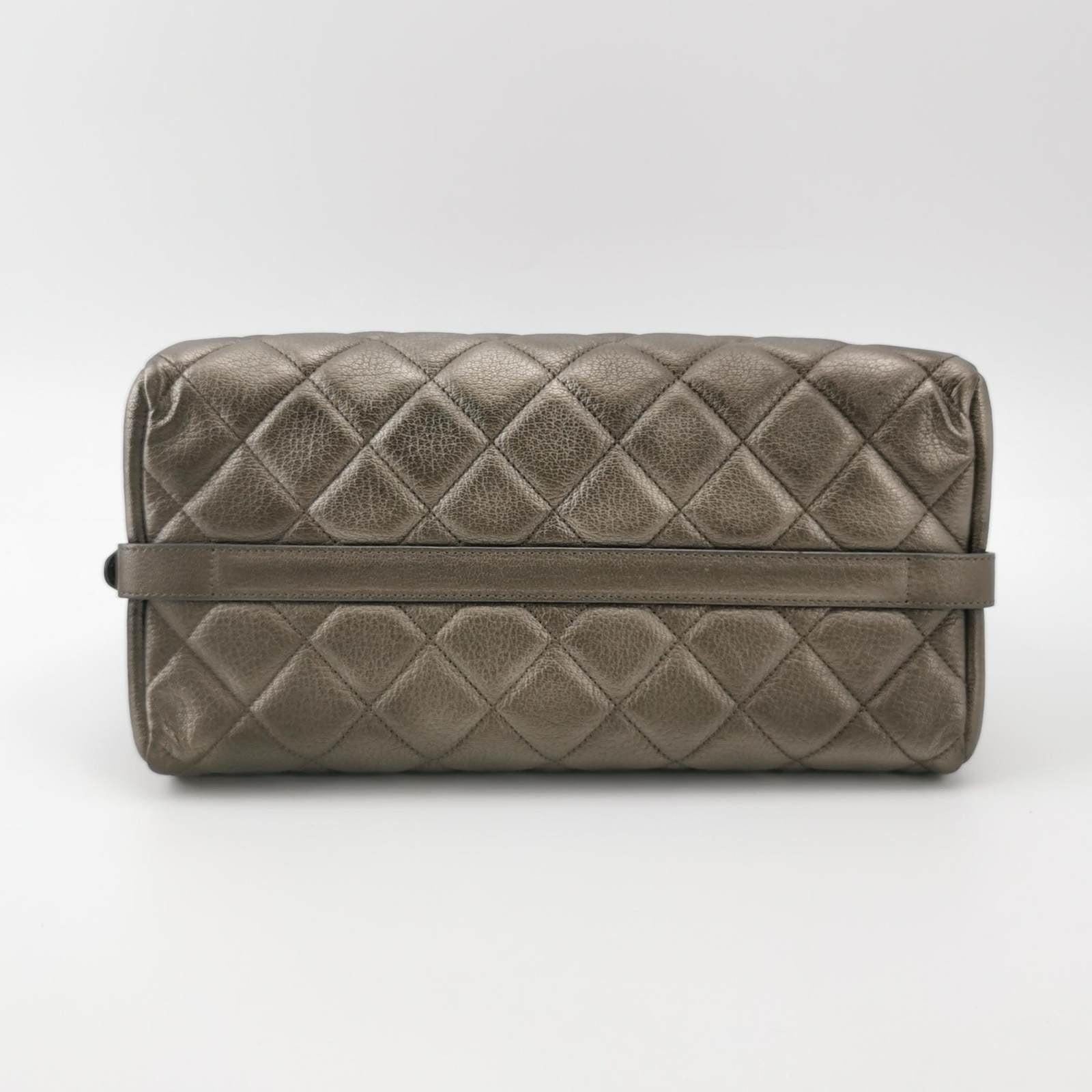 De las mujeres Chanel Portobello ChainTote Bag Piel de becerro plateada metalizada bronce en venta