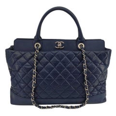 CHANEL Portobello Shoulder bag in Blue Leather