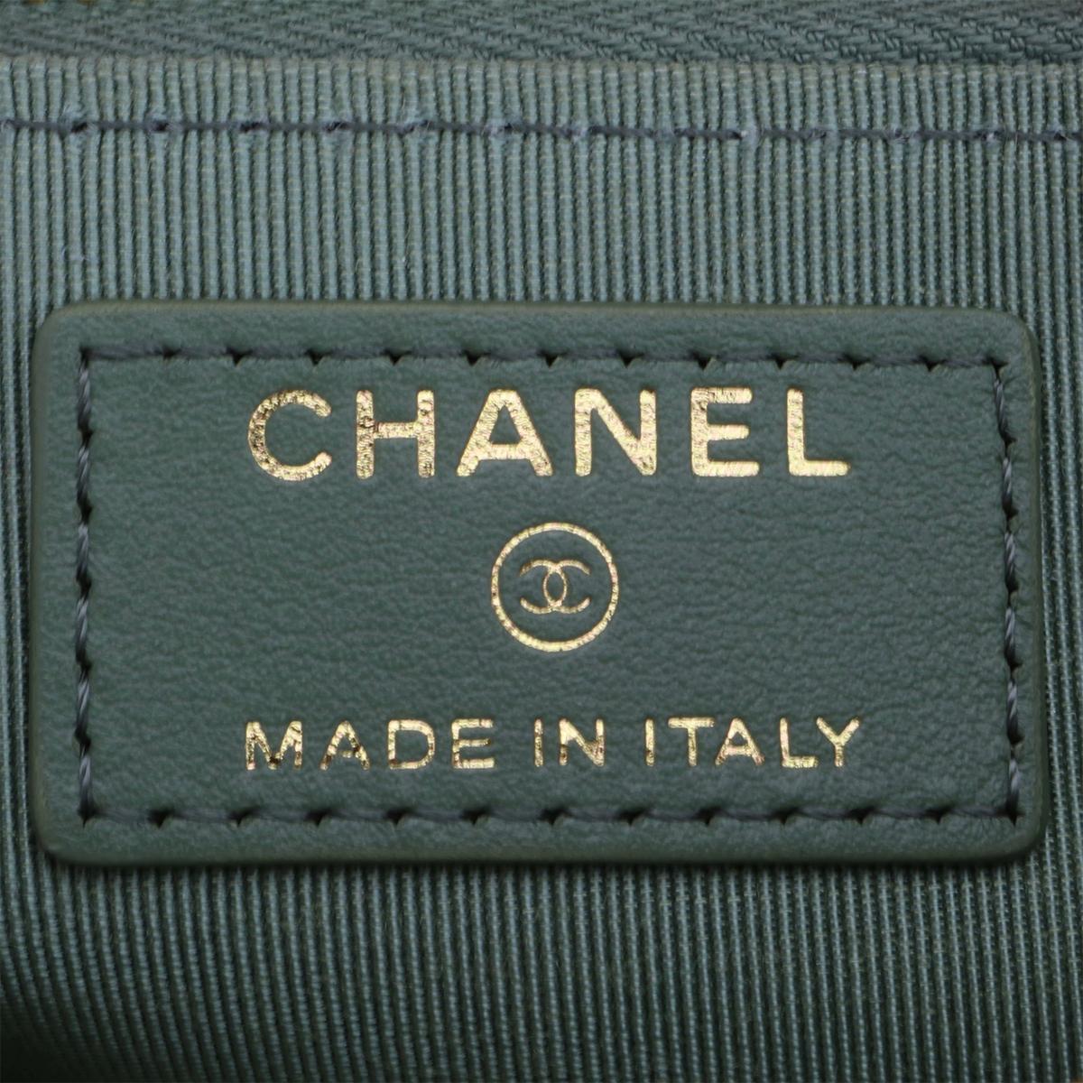 CHANEL Pouch Green Caviar Iridescent with Brushed Gold Hardware 2018 4