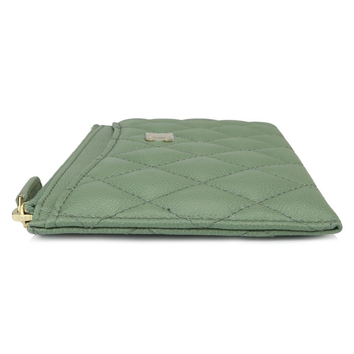 CHANEL Pouch Green Caviar Iridescent with Brushed Gold Hardware 2018 3