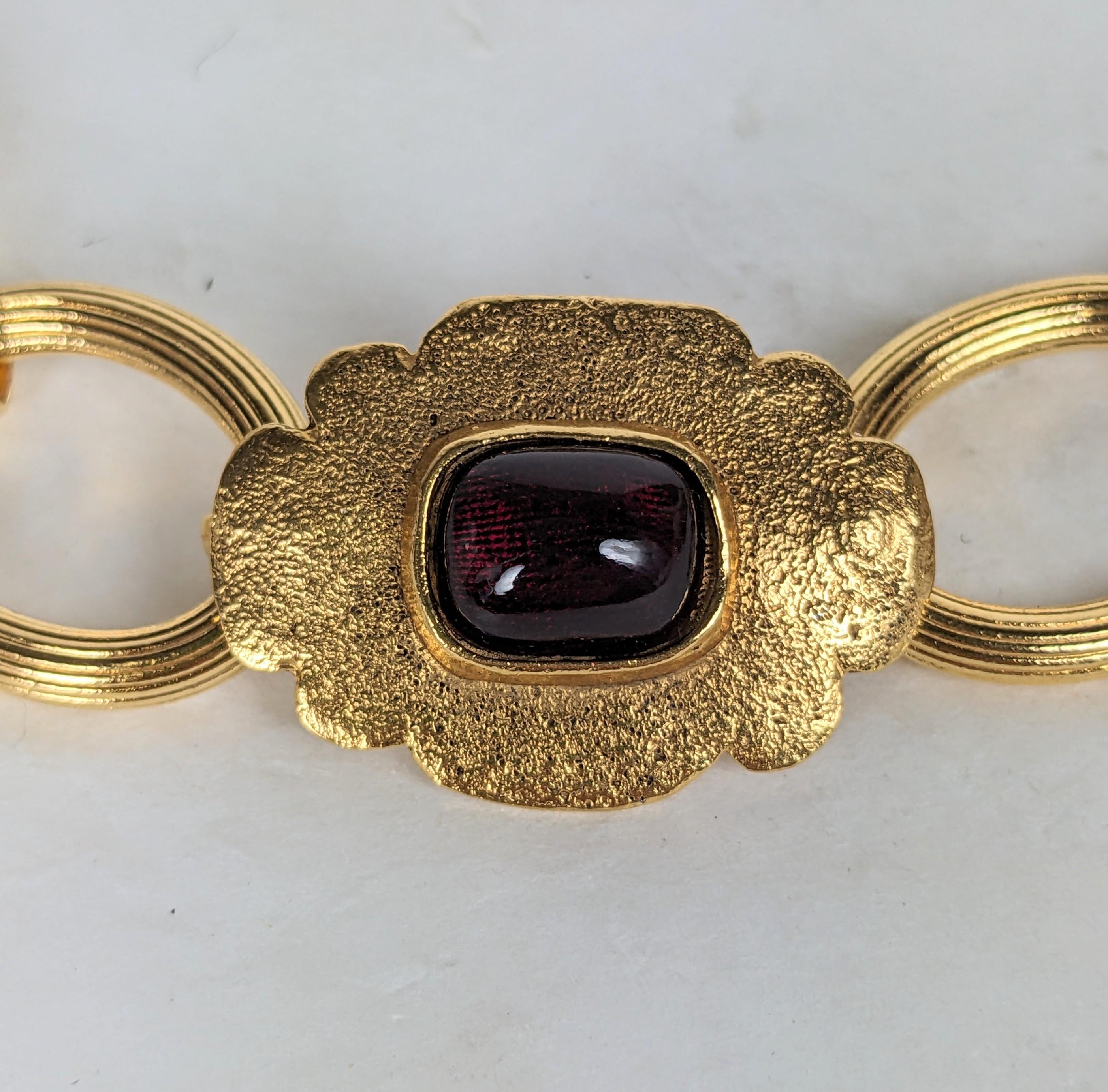 Femenino o masculino Chanel Poured Glass Cabochon Gold Chain Link Necklace en venta