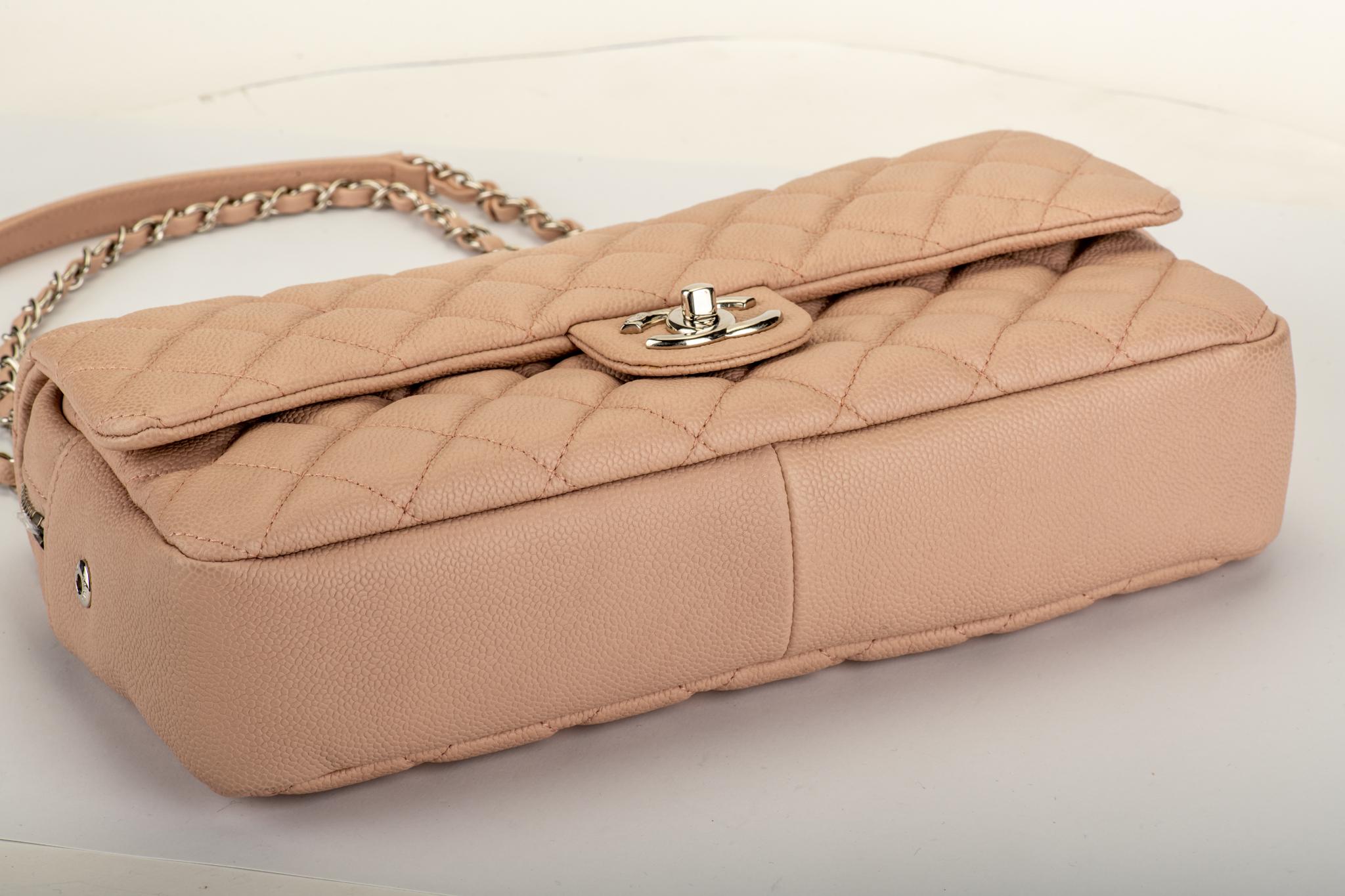 Chanel Powder Pink Jumbo Zipped Flap Bag In Excellent Condition In West Hollywood, CA