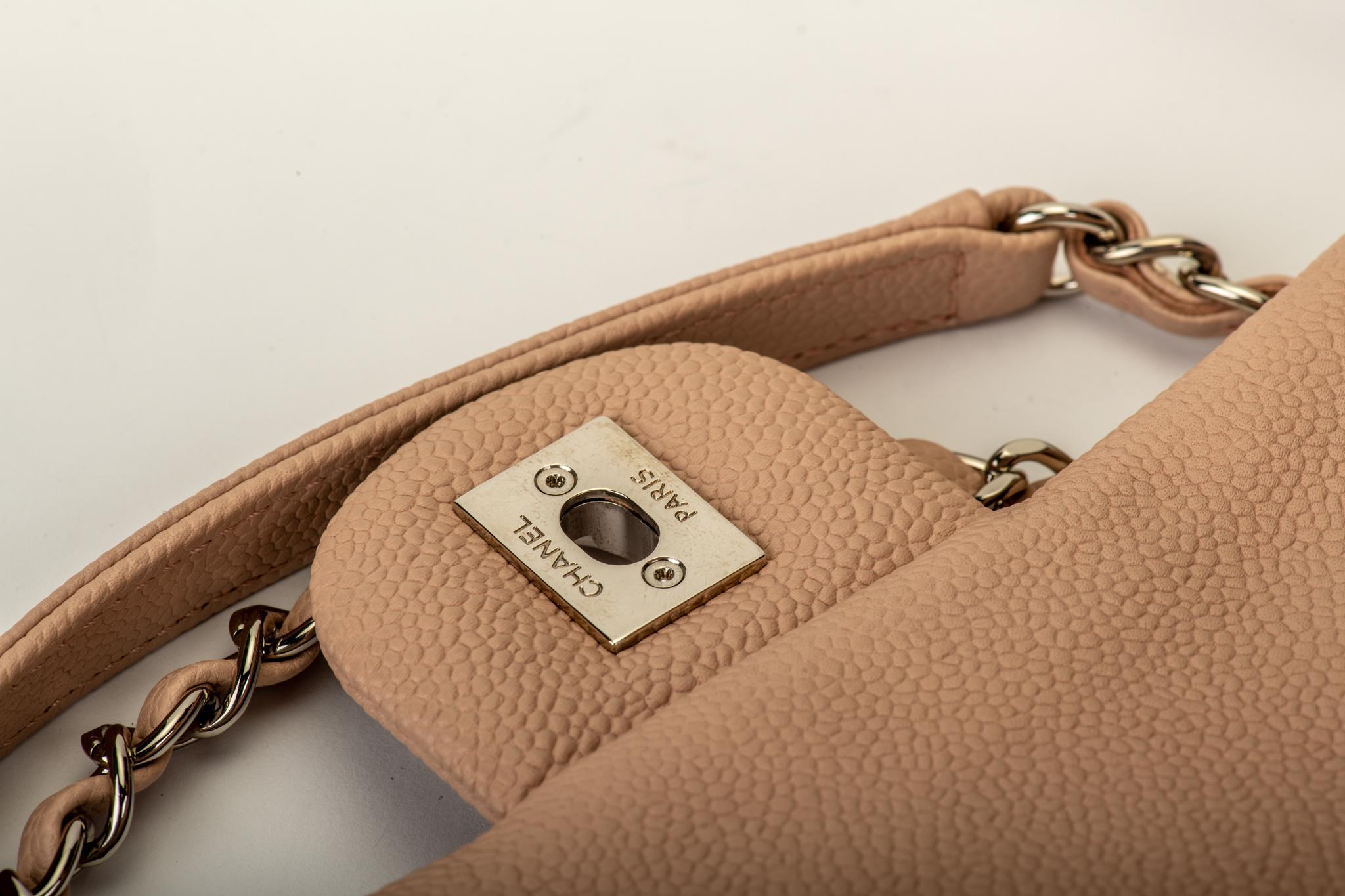 Women's Chanel Powder Pink Jumbo Zipped Flap Bag
