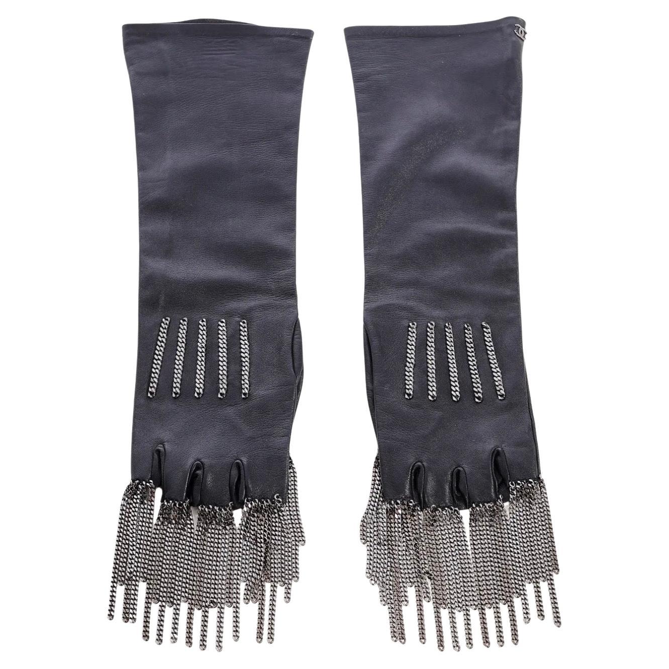 Guanti in pelle nera Chanel Pre-Fall 2008 con dettagli in Chanel