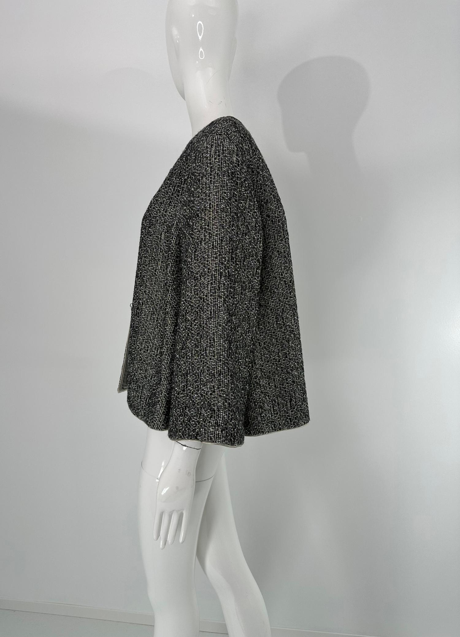 Donna Chanel Pre-Fall 2012 Look 40 Paris-Bombay Argento Giacca Swing in Tweed Nero 42 in vendita