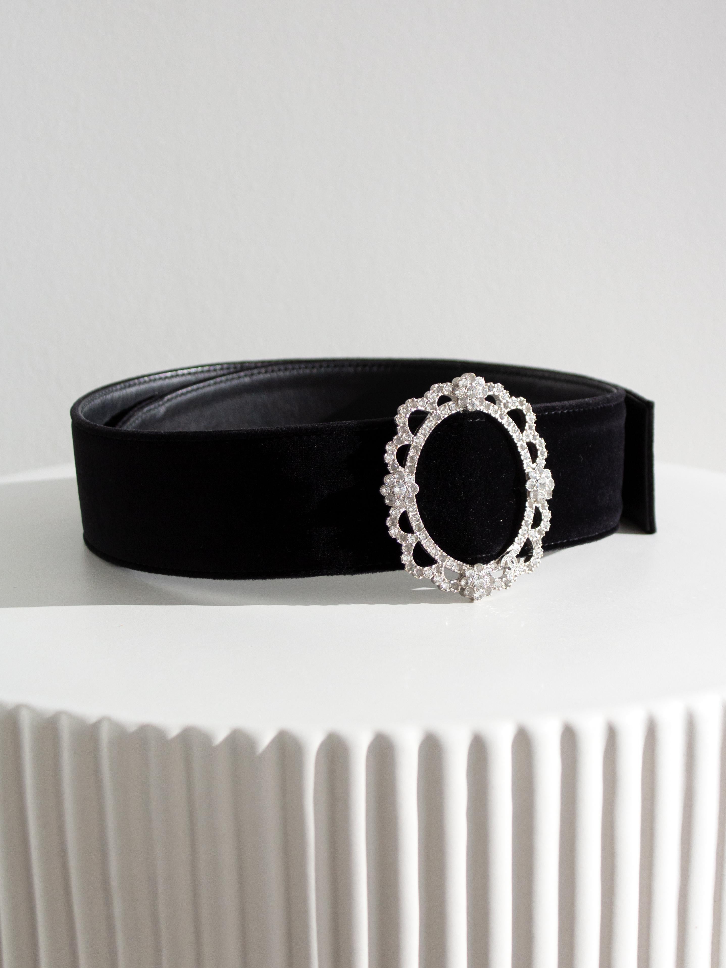 Chanel Pre-Fall 2015 Salzburg Black Velvet Crystal Embellished B15A Wide Belt In Excellent Condition In Jersey City, NJ