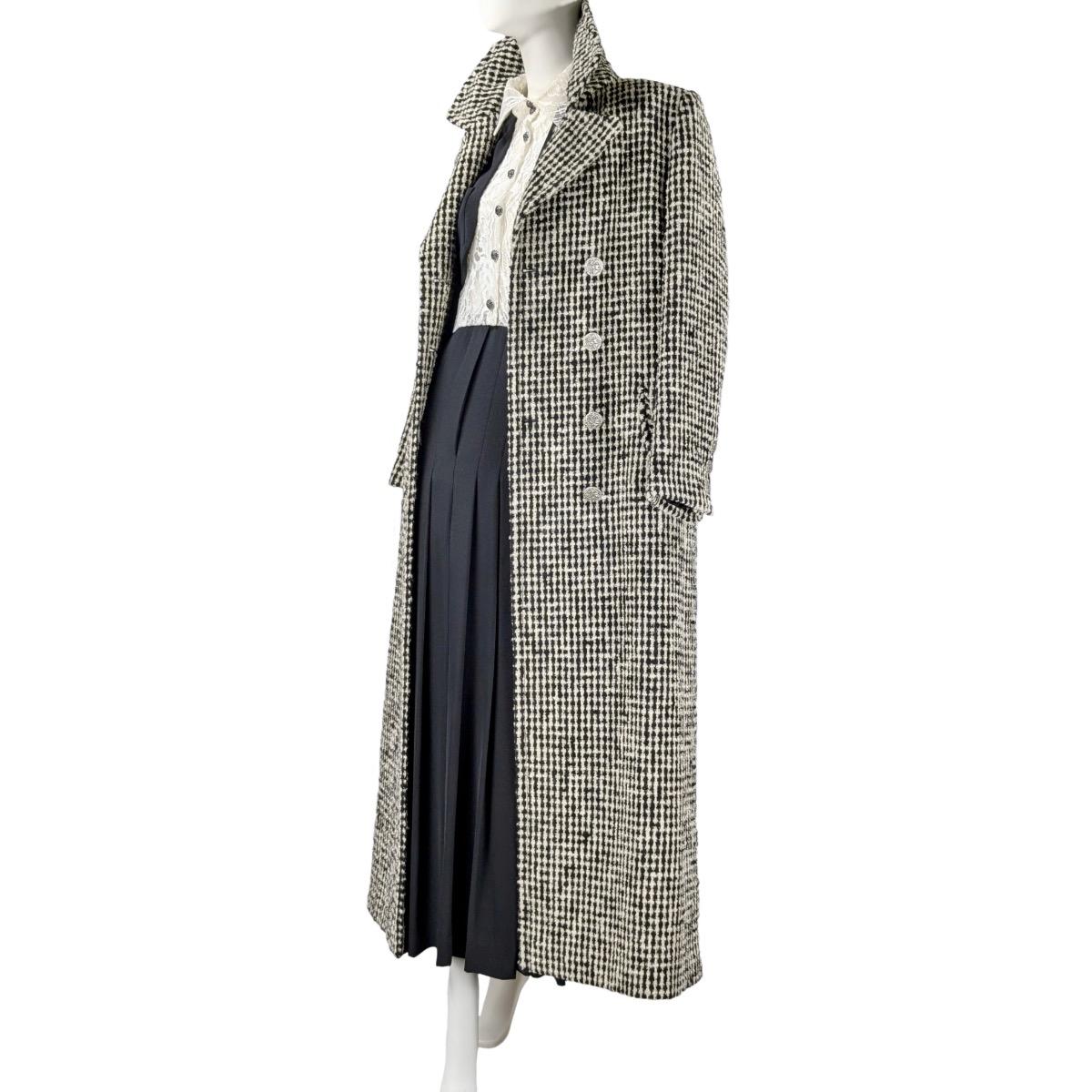 CHANEL  pre fall 2016 long coat Paris-Rome 5