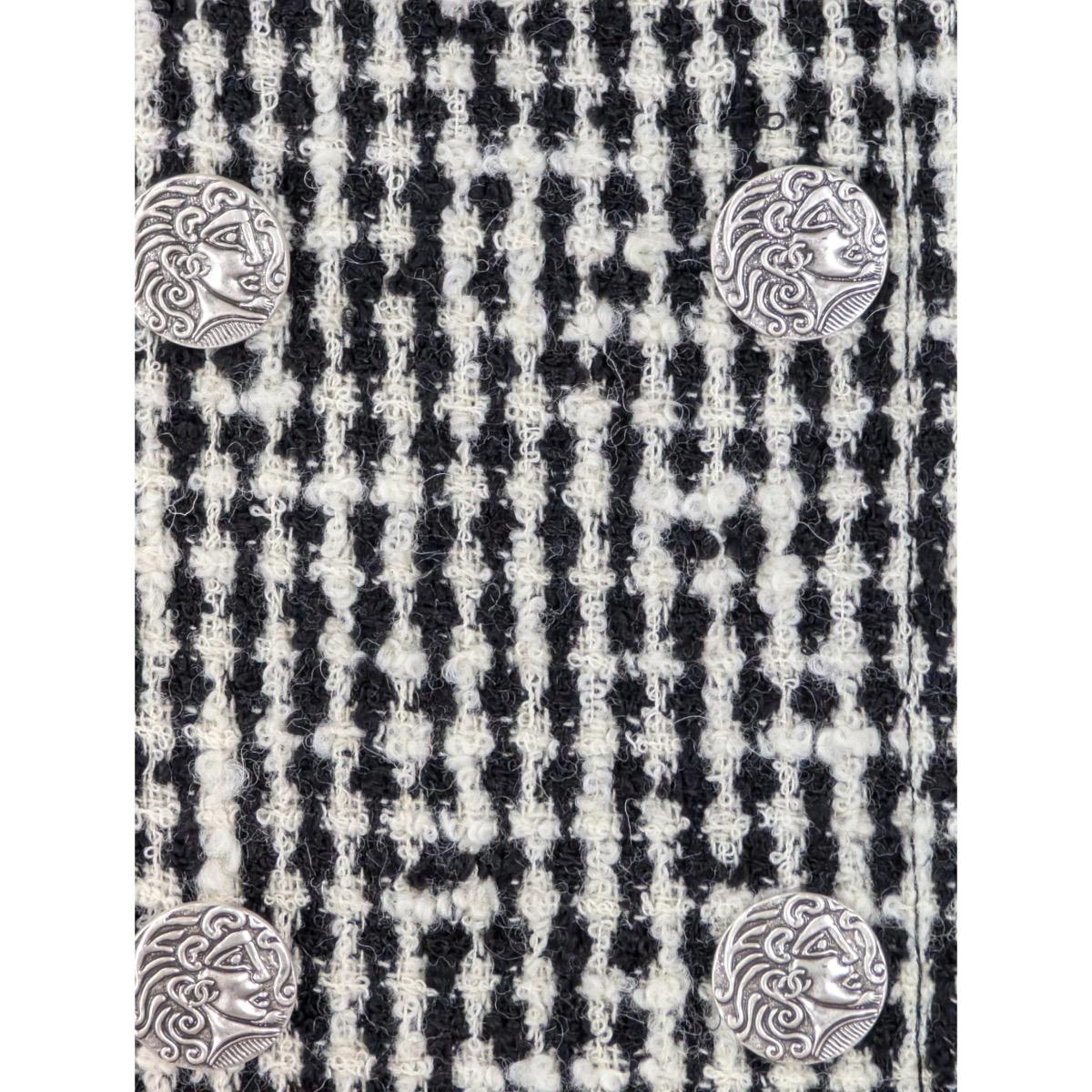CHANEL  pre fall 2016 long coat Paris-Rome 7