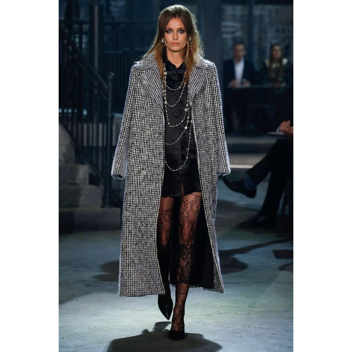 CHANEL  pre fall 2016 long coat Paris-Rome 3