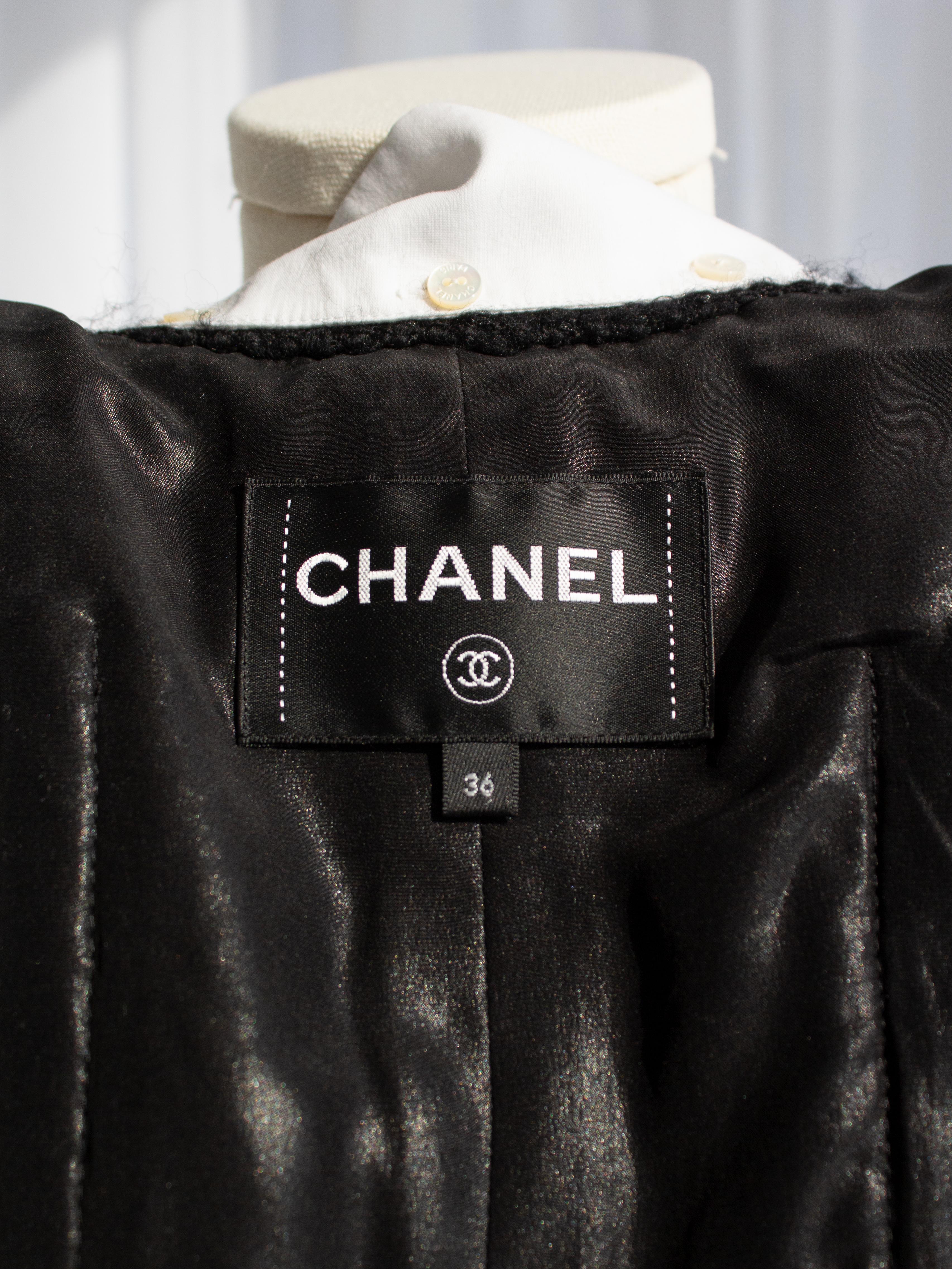 Chaqueta Chanel Pre-Fall 2017 Metiers D'Art Cosmopolite Blanco Negro Boucle 17A 8