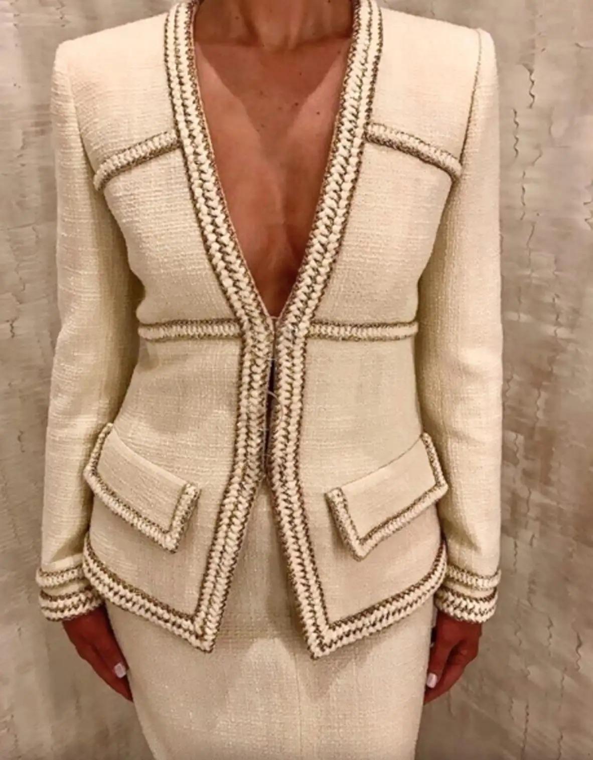 Chanel Pre-Fall 2017 Metiers D'Art Ritz 17A Ecru Cream Jacket Skirt Suit In Good Condition For Sale In Jersey City, NJ