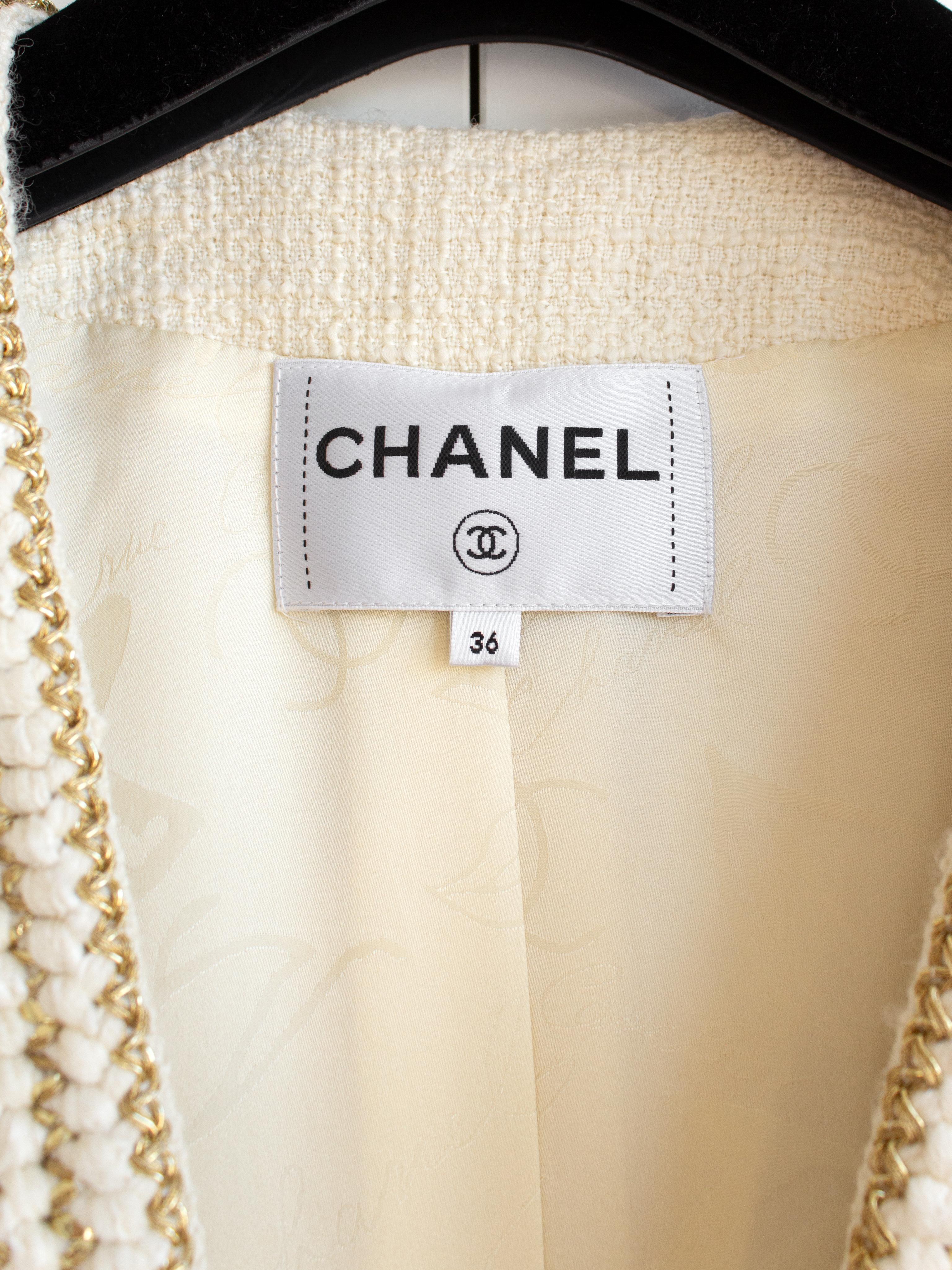 Chanel Pre-Fall 2017 Metiers D'Art Ritz 17A Ecru Cream Jacket Skirt Suit For Sale 3