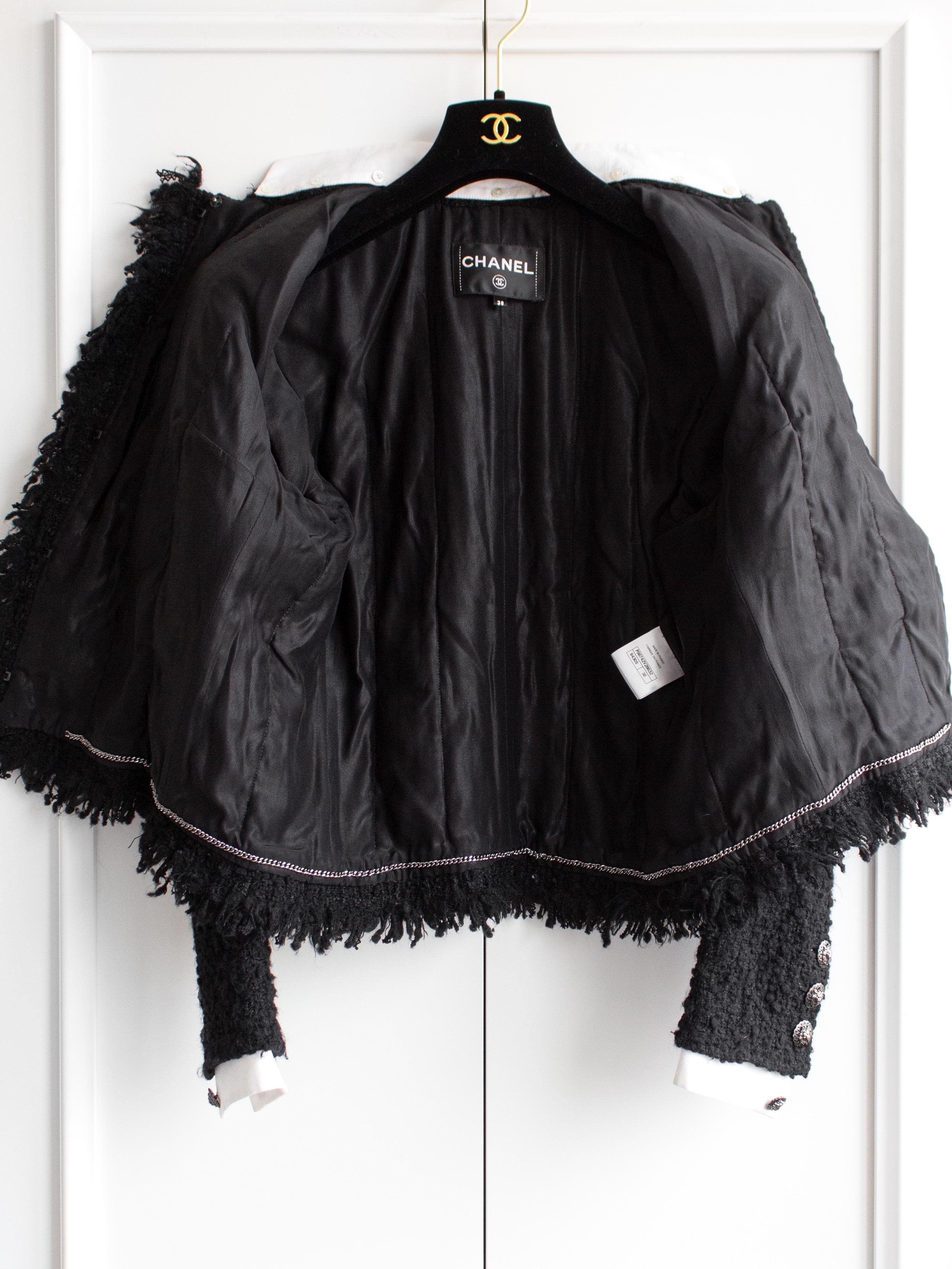 Chanel Pre-Fall 2017 Ritz Cosmopolite Black White Collar Boucle 17A LBJ Jacket 9