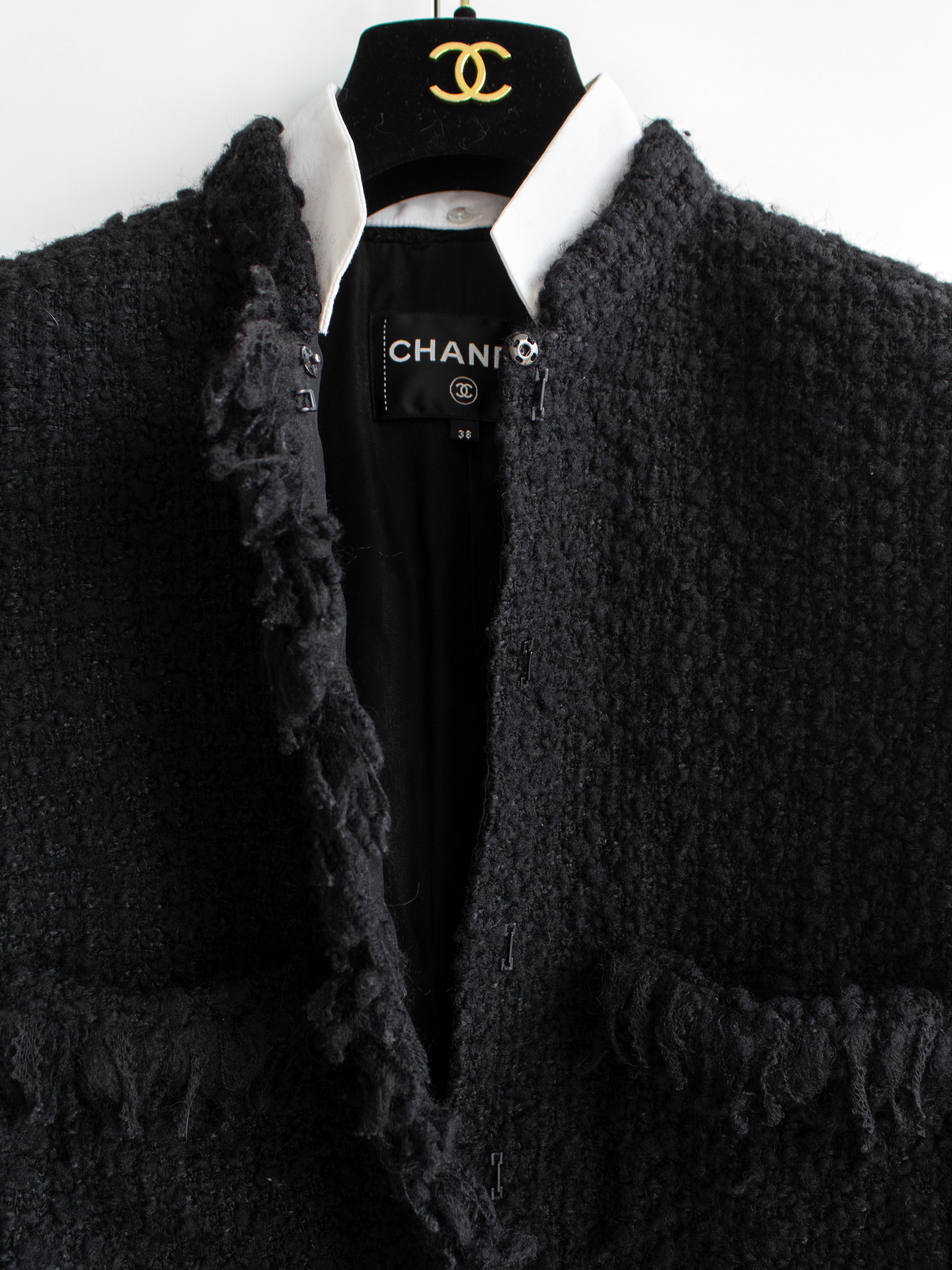 Chanel Pre-Fall 2017 Ritz Cosmopolite Black White Collar Boucle 17A LBJ Jacket 5