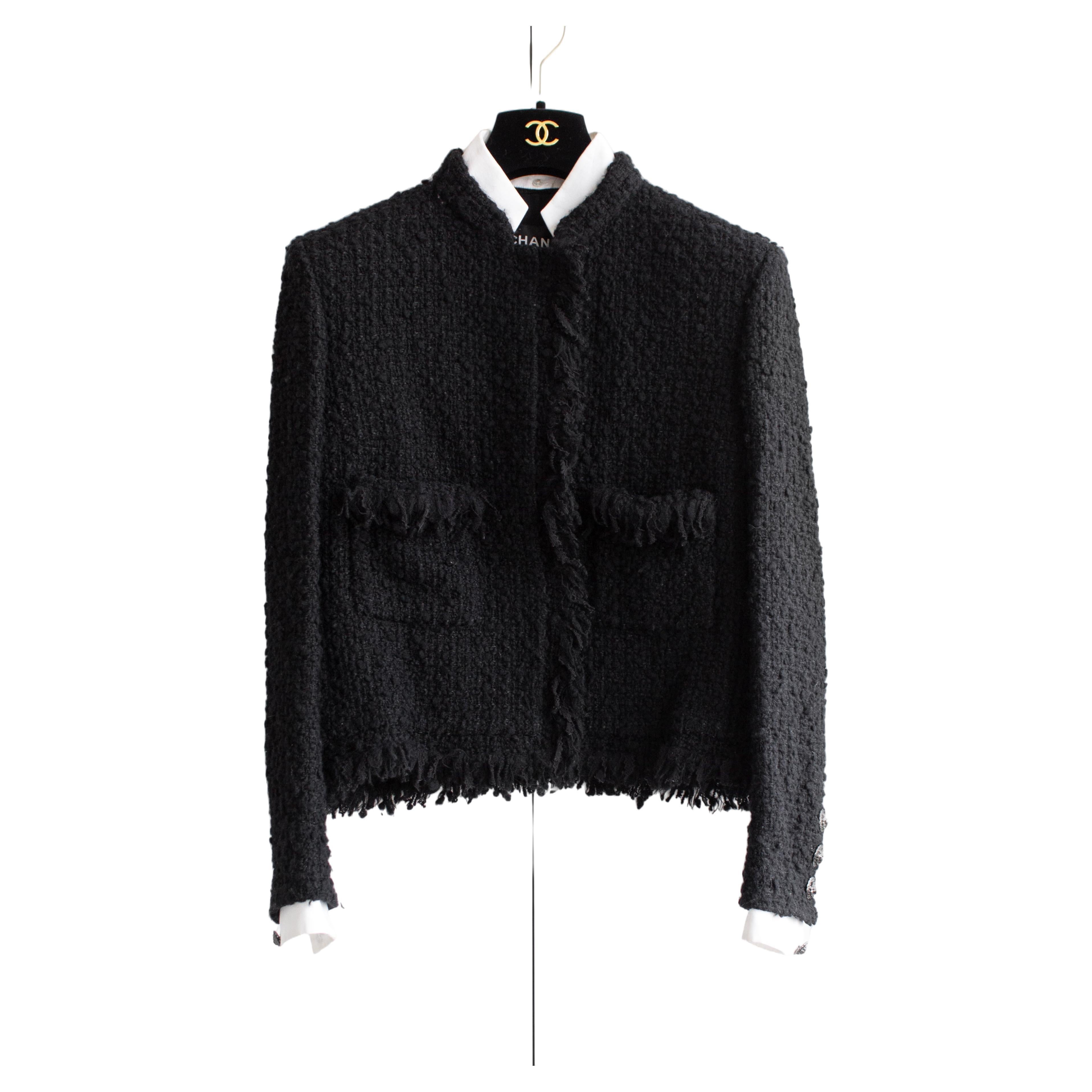 Chanel Pre-Fall 2017 Ritz Cosmopolite Black White Collar Boucle 17A LBJ Jacket