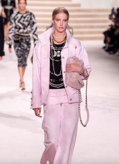 Chanel Pre-Fall 2020 Black White Cross Necklace Cashmere 20A Sweater Top