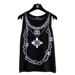 Chanel Pre-Fall 2020 Schwarz-Weiß-Kreuz-Halskette aus Kaschmir 20A Pullover Top