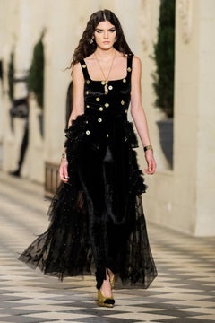 Chanel Pre-Fall 2021 Métiers d’Art “Château des Dames” Black Velvet 21A Top