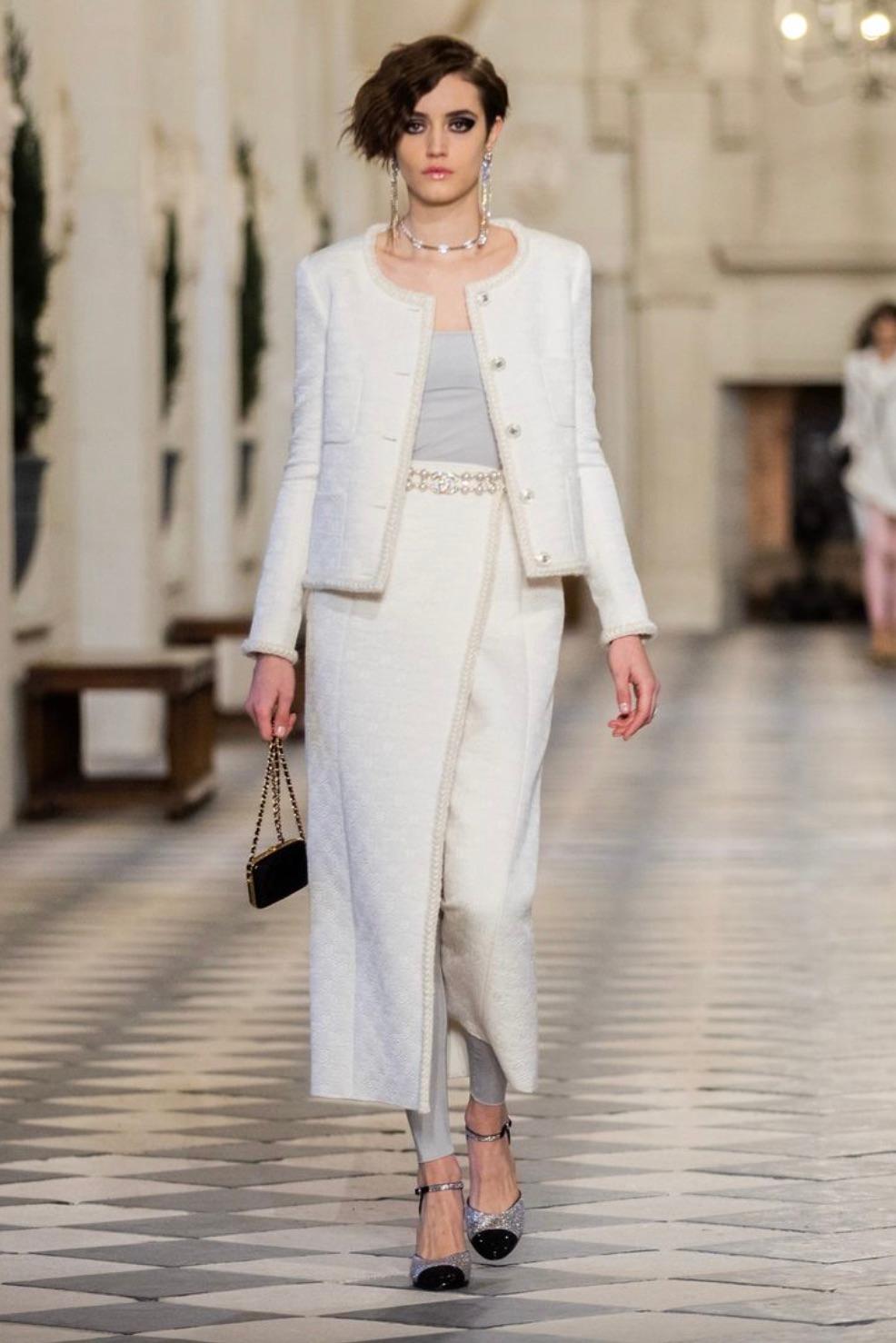 Exceptional white jacket from Chanel’s Pre-Fall 2021 