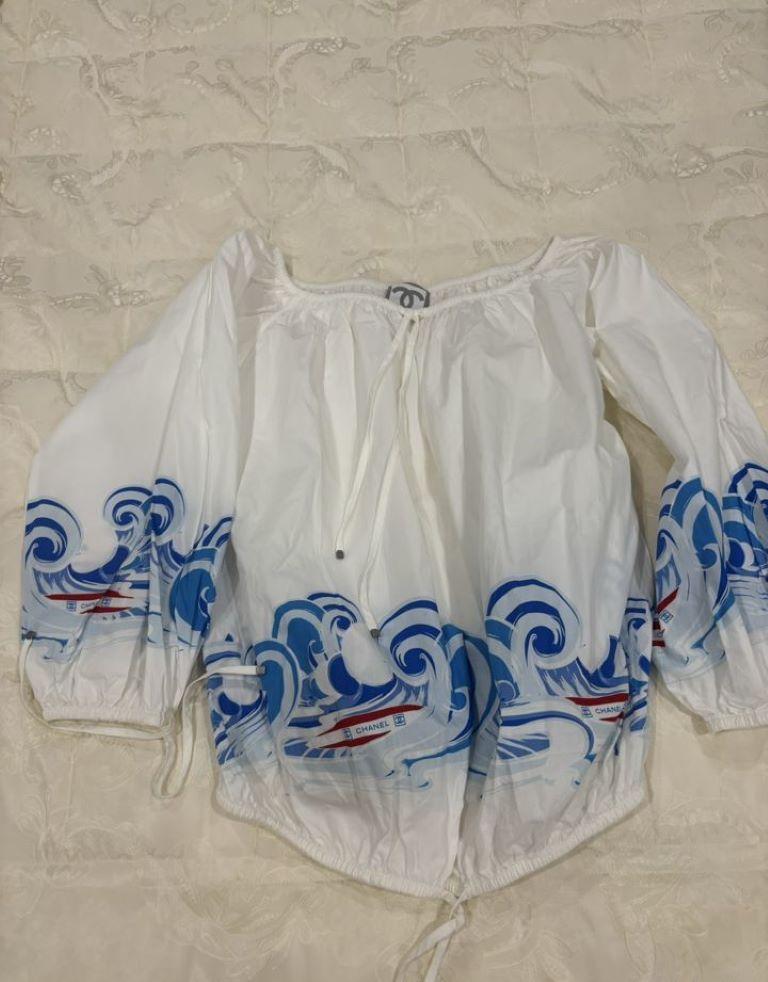 Chanel Pre-Owned 2006 CC Sports Line cotton logo blouse
Designer: Karl Lagerfeld for Channel
Collection: Chanel 2006 CC Sports Line
Country of production: Italy
Chanel style: 06S / M4503  / P28367V18668
On the inside of the blouse there is a large