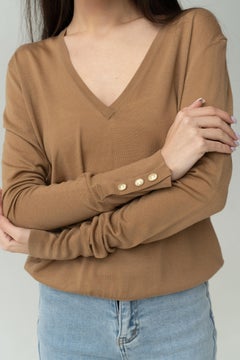 Chanel Pre-Owned & Karl Lagerfeld 04A 2004 Logo Beautiful Button Camel Sweater