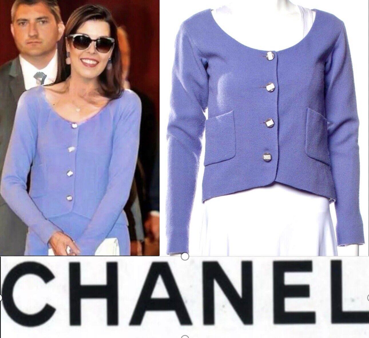 Elegant Chanel lavender tweed jacket from Runway of FRENCH RIVIERA Cruise Collection.
- CC logo jewel Gripoix buttons
- tonal silk lining with camellias
Size mark 38 FR. Condition is pristine.