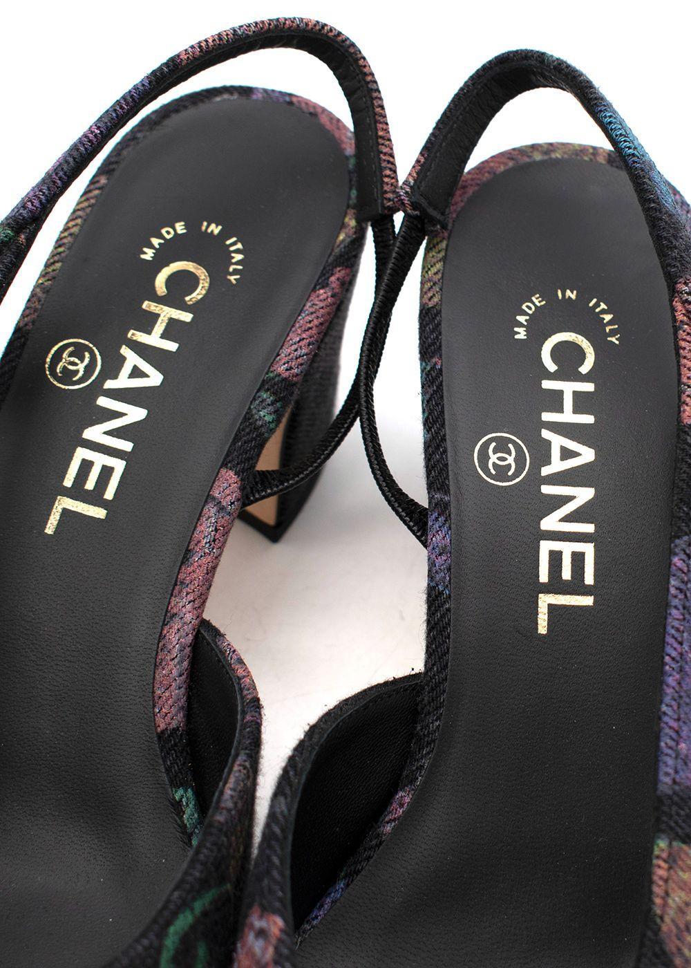 Chanel Printed Canvas Block Heeled Slingback Pumps In New Condition In London, GB