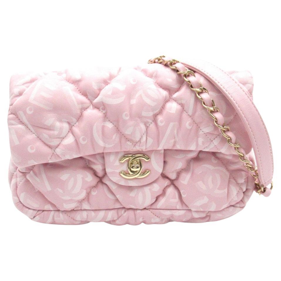 Chanel sac à rabat Coco rose matelassé en cuir d'agneau imprimé en vente
