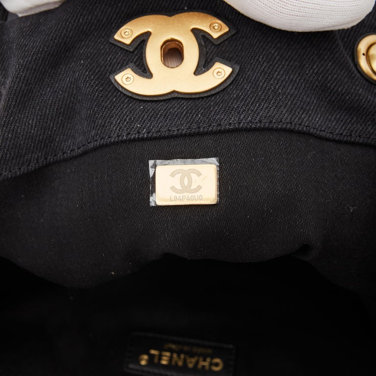 Chanel Printed Logo Black Denim Graffiti Shopping Maxi Tote Bag (2021) For  Sale at 1stDibs