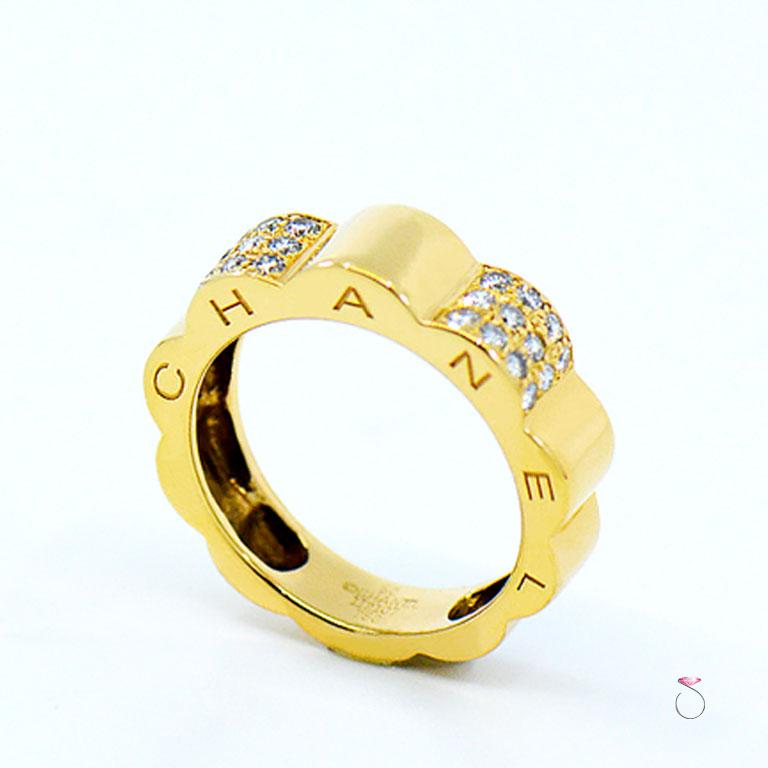 Modern Chanel Profil De Camellia Diamond 18 Karat Gold Ring