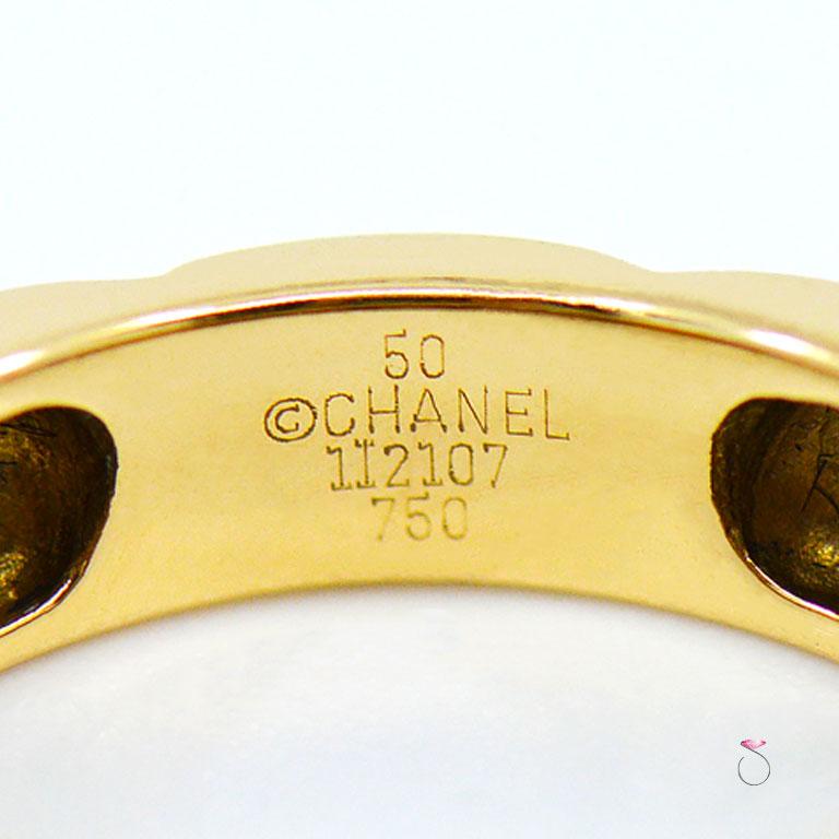 Chanel Profil De Camellia Diamond 18 Karat Gold Ring In Good Condition In Honolulu, HI