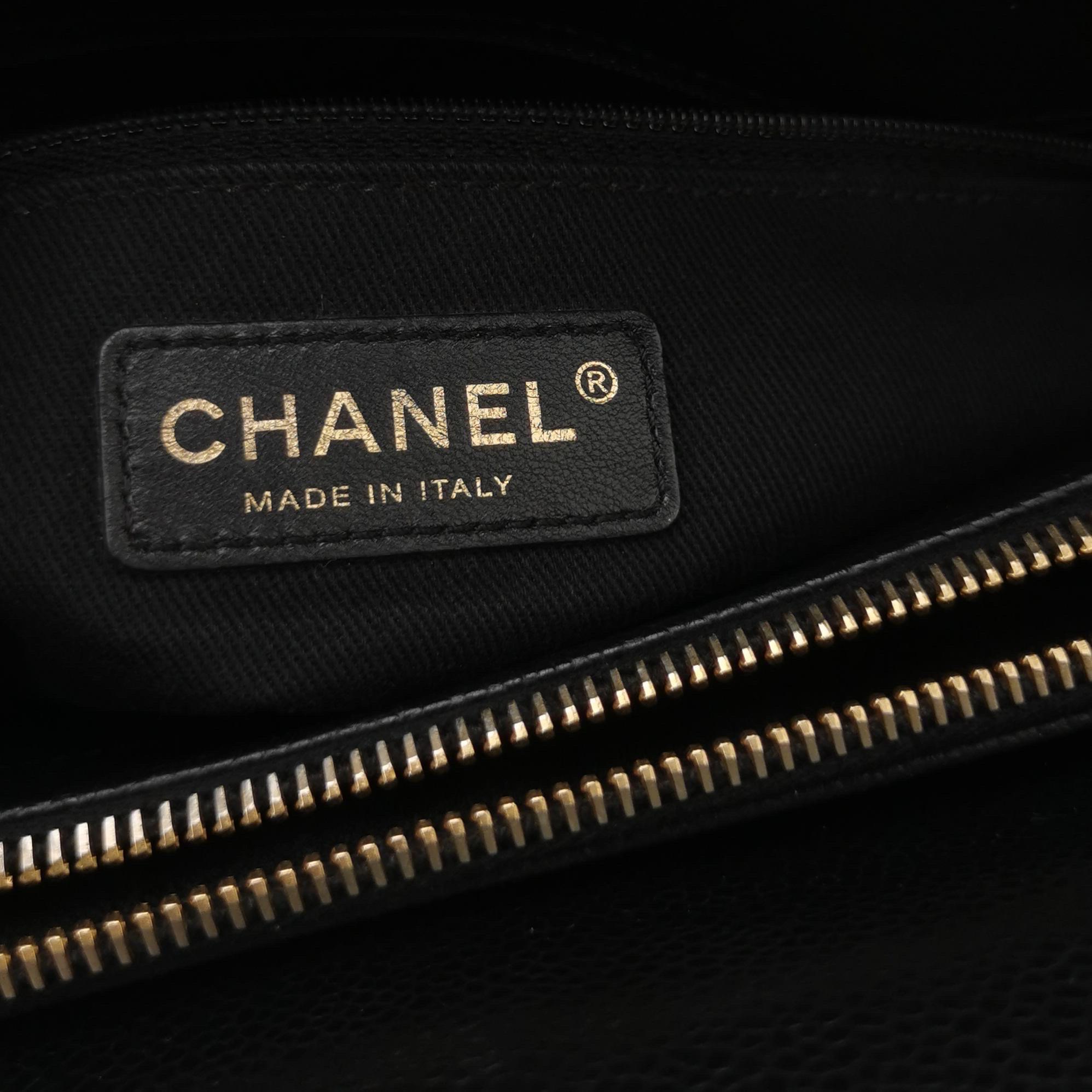 Chanel PST Petite Shopping Tote Black Caviar Leather CC Logo Gold Hardware 2012- en vente 4