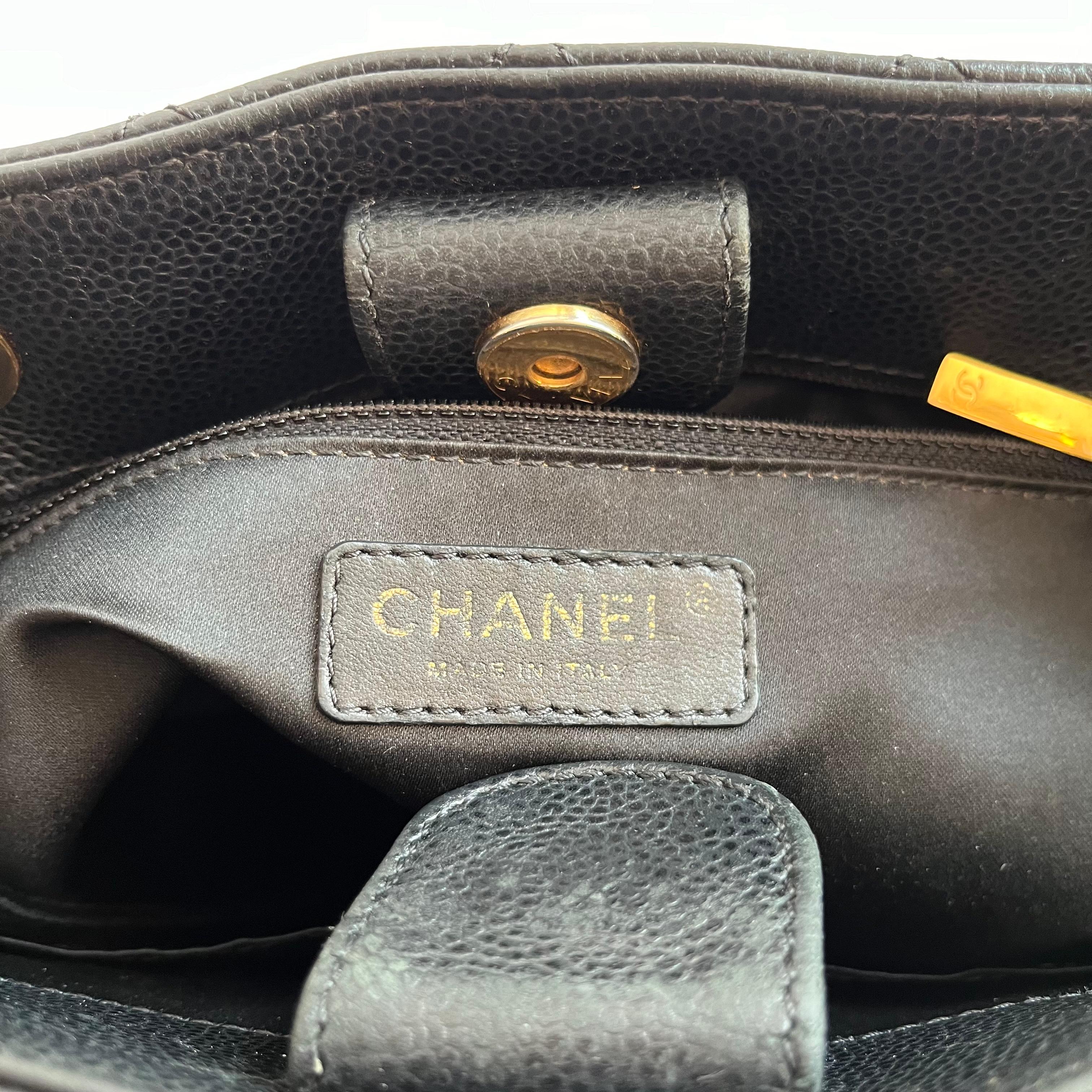 Chanel PST Petite Shopping Tote Black Caviar Leather Gold Hardware 2012 en vente 11
