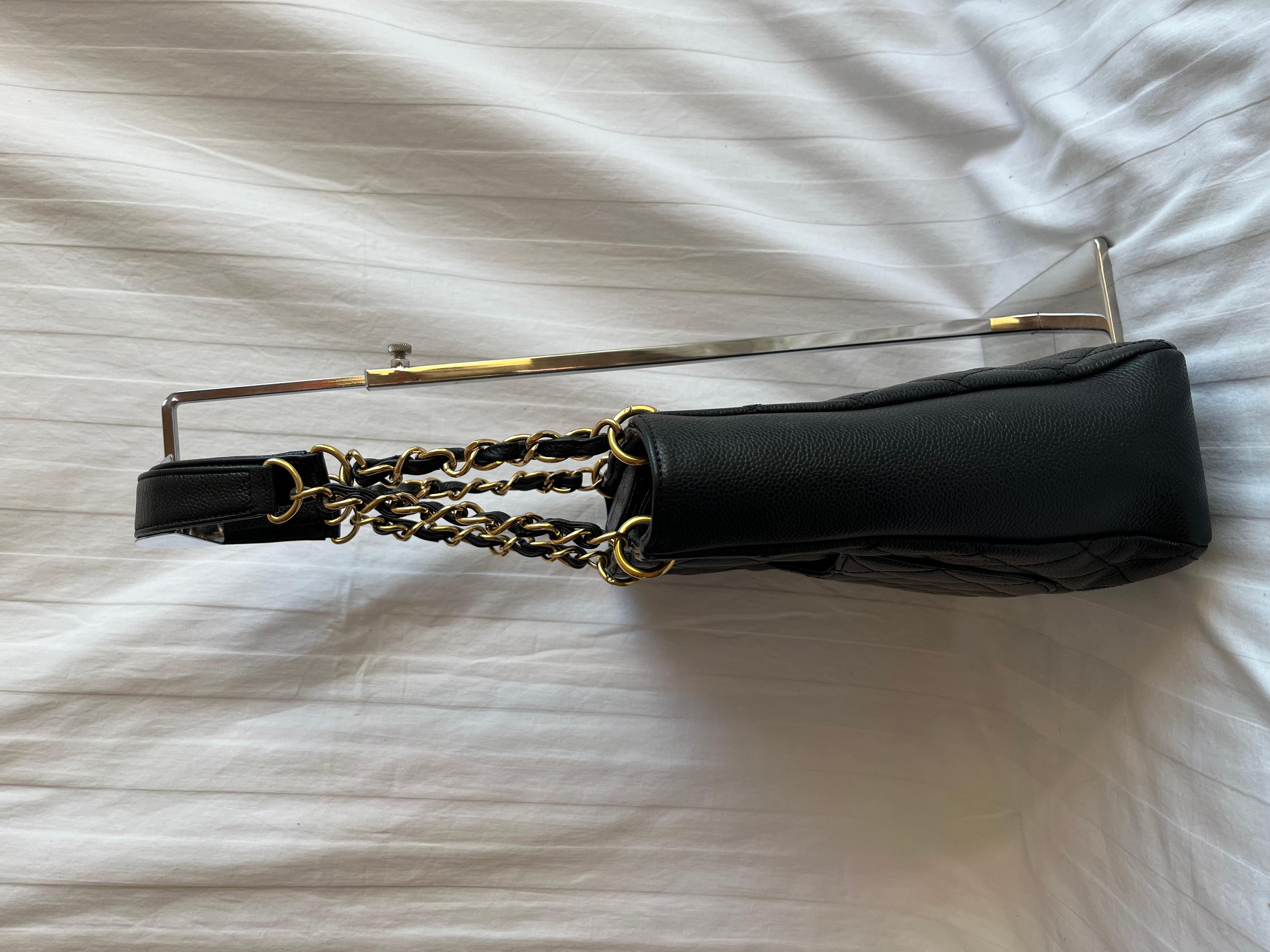 Chanel PST Petite Shopping Tote Black Caviar Leather Gold Hardware 2012 Bon état - En vente à AUBERVILLIERS, FR