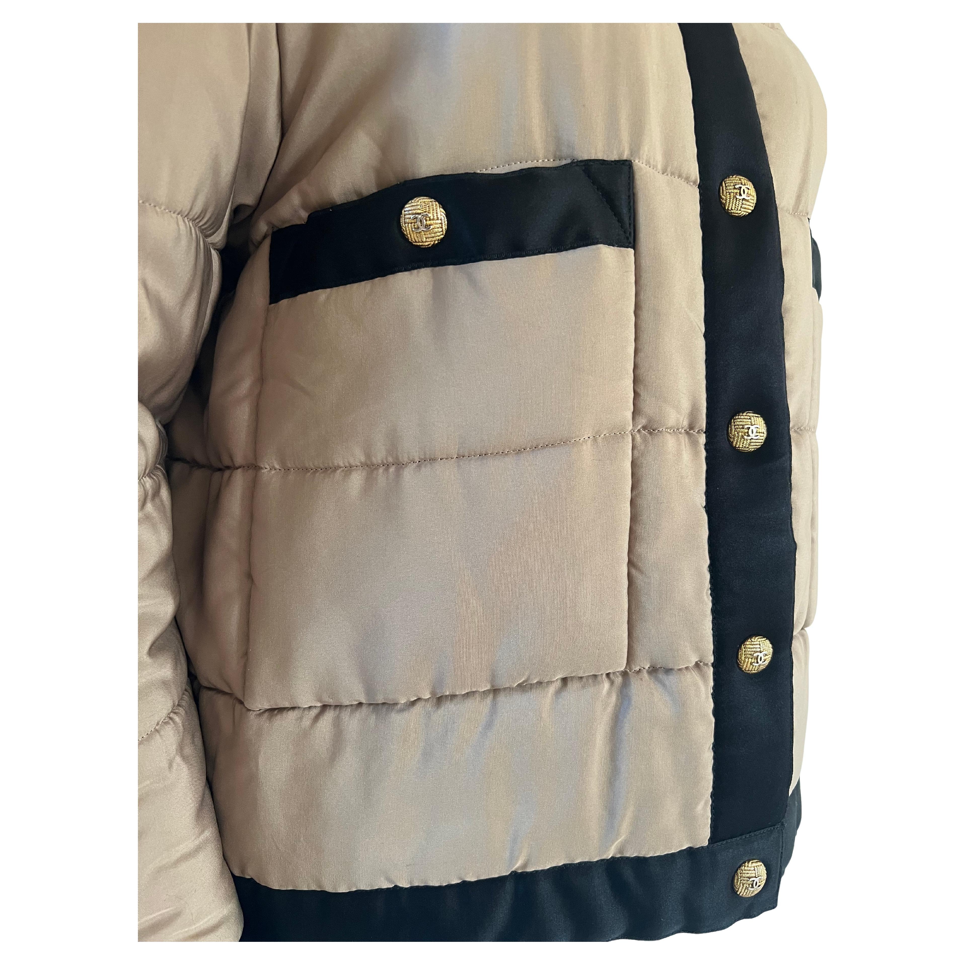 Chanel Puffer Silk Black and Beige Jacket Iconic Vintage 1990  In Good Condition For Sale In Palm Beach, FL