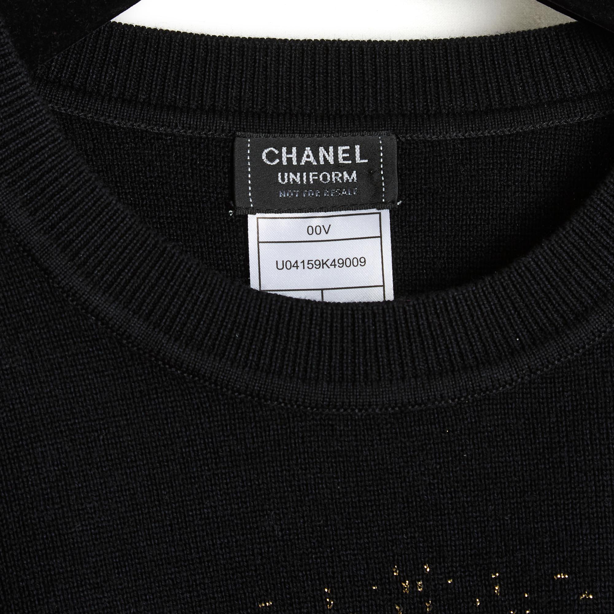 Chanel Pull XL Black wool golden CC Halo Sweater size XL Uniform In Excellent Condition In PARIS, FR