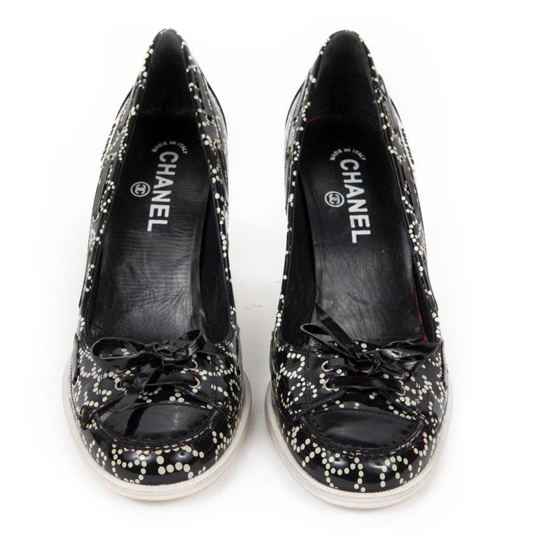 navy blue patent leather pumps