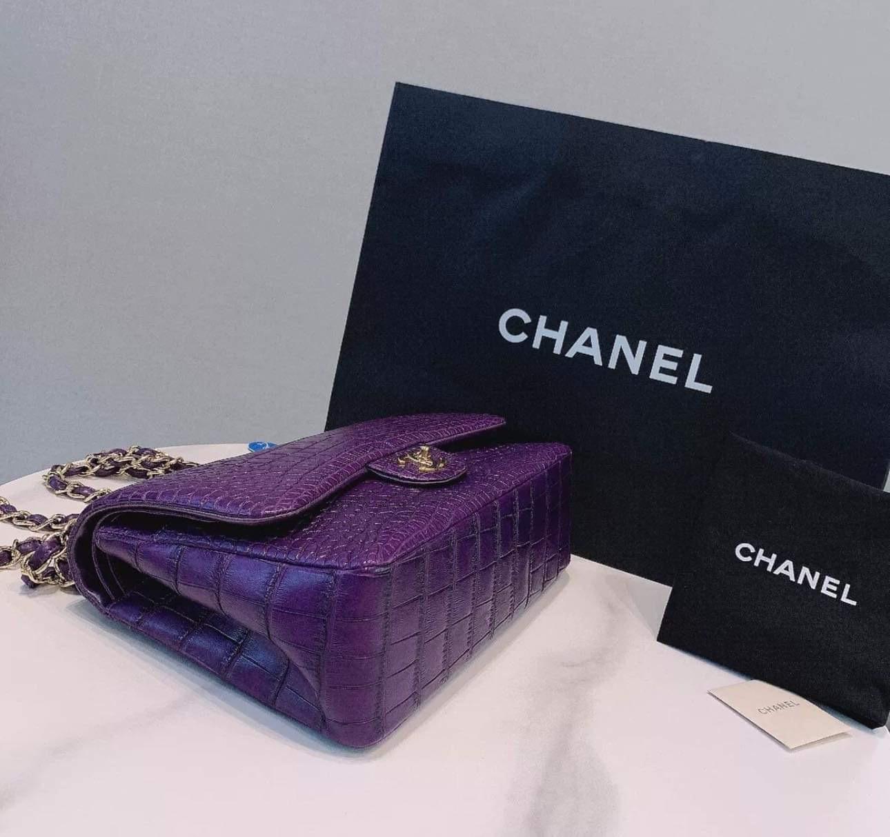 Chanel Purple Alligator Jumbo Classic Double Flap Bag with Gold Hardware For Sale 6