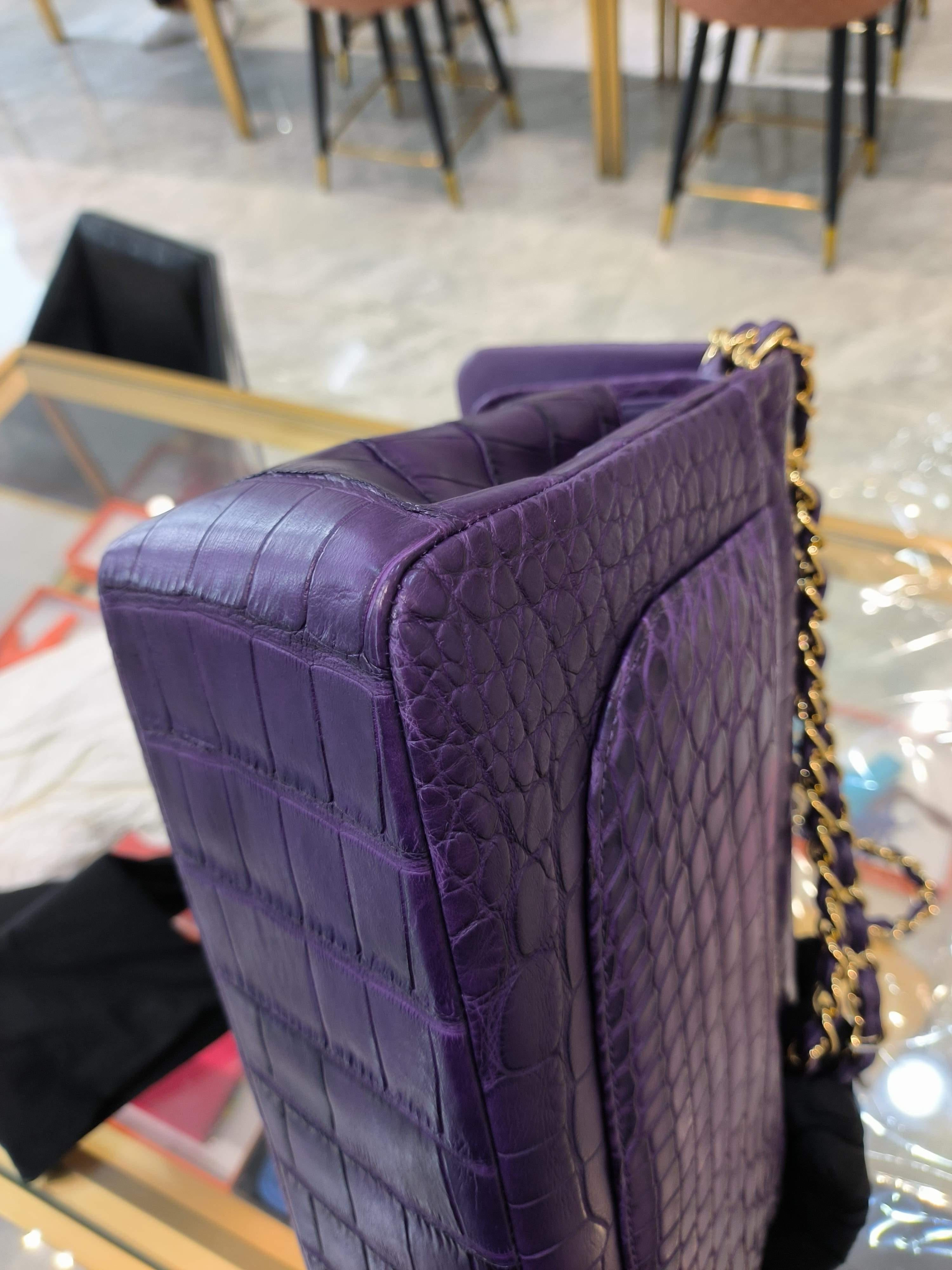 Chanel Purple Alligator Jumbo Classic Double Flap Bag with Gold Hardware In Excellent Condition For Sale In New York, NY