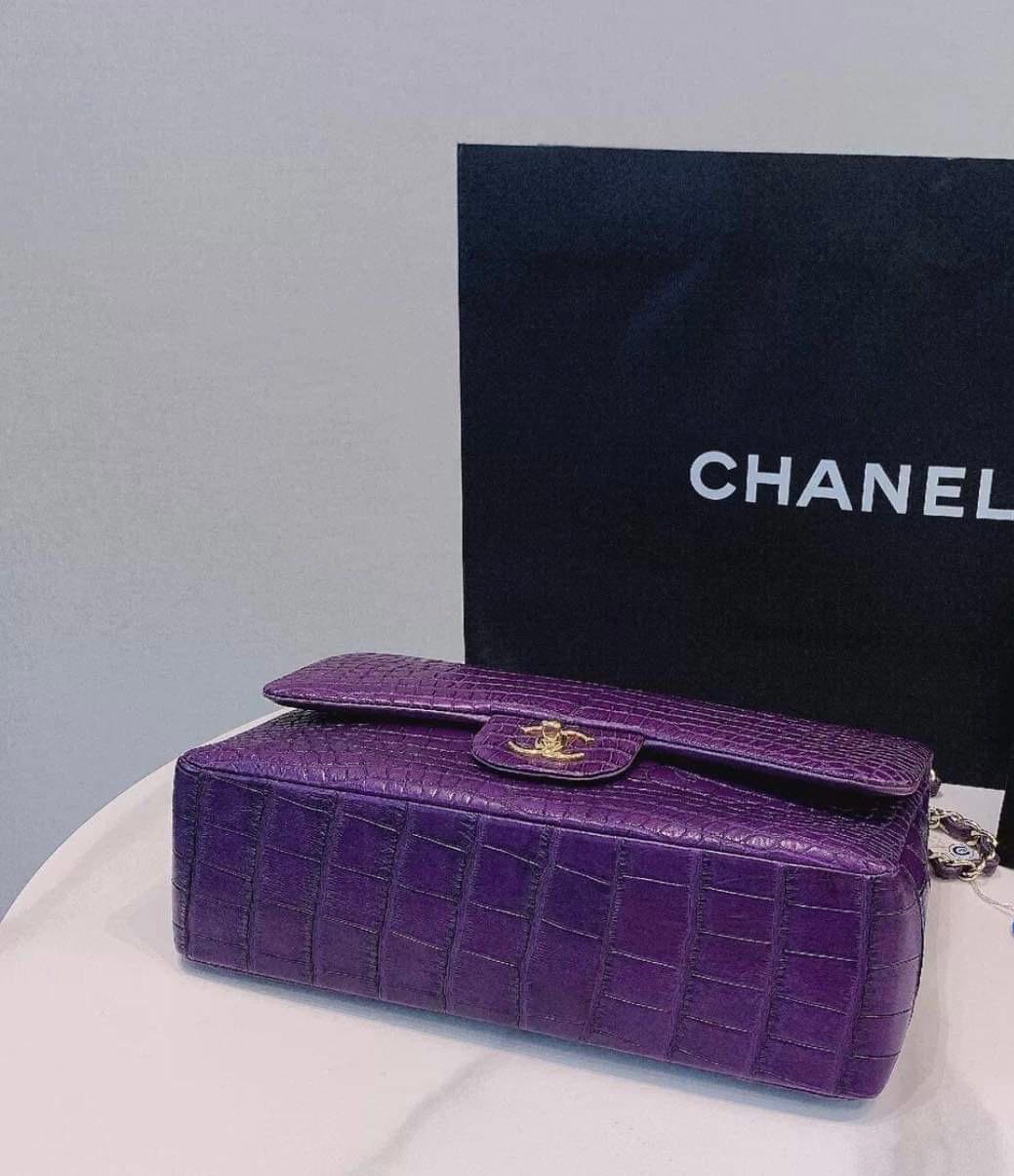 Chanel Purple Alligator Jumbo Classic Double Flap Bag with Gold Hardware For Sale 1