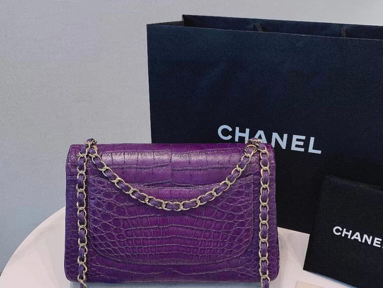 Chanel Purple Alligator Jumbo Classic Double Flap Bag with Gold Hardware For Sale 4