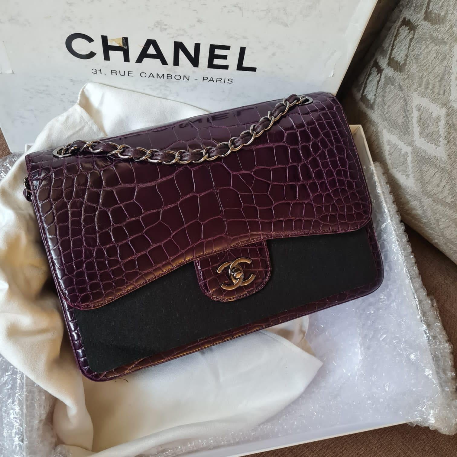 Shiny Alligator with silver hardware in excellent condition. Rare amethyst colour. As we know, Chanel has stopped its exotic leather production since 2018. Rare collection piece that came by.

Serial Number: #15537581

Inclusion: Authenticity Card,