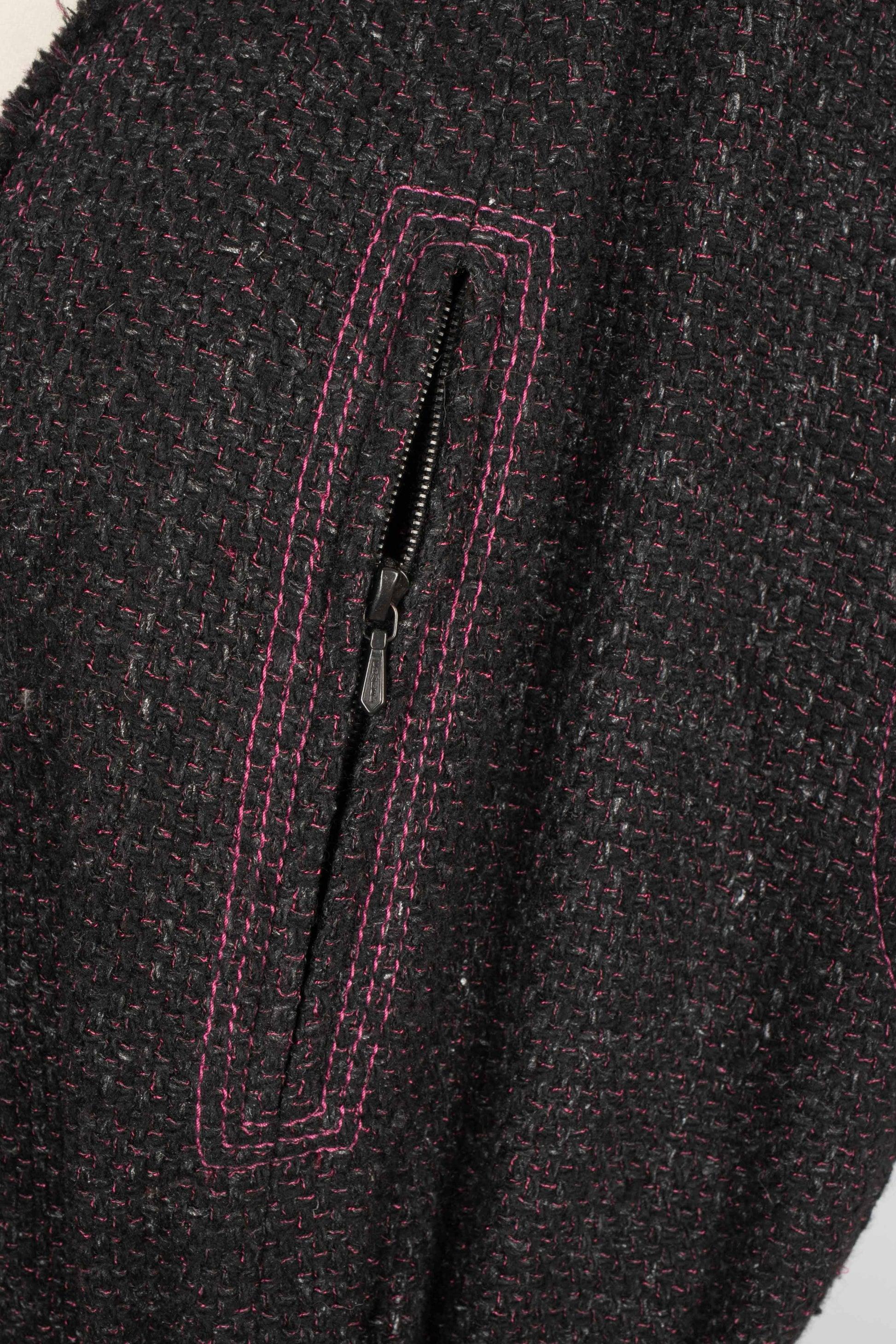 Vestido Chanel de tweed en tonos morados y negros en venta 2