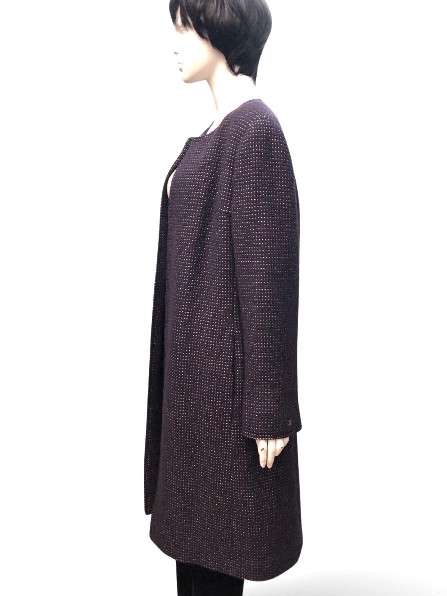Chanel Purple and Gold Tweed Collarless Wool Coat   In Good Condition For Sale In Sheung Wan, HK