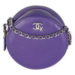 Chanel Pochette rotonda in pelle di vitello viola con catena